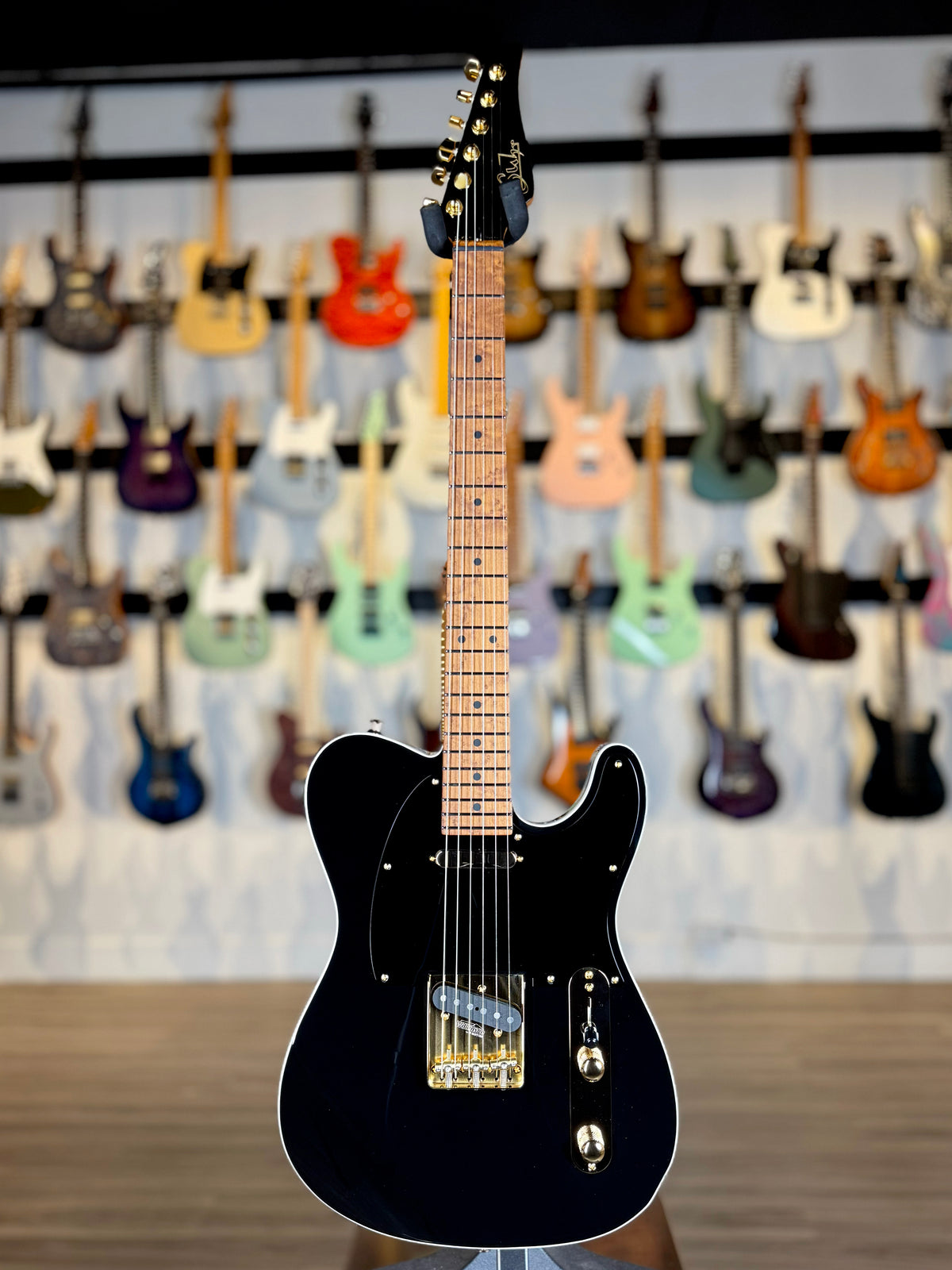 Suhr Mateus Asato Classic T Signature Series | Black