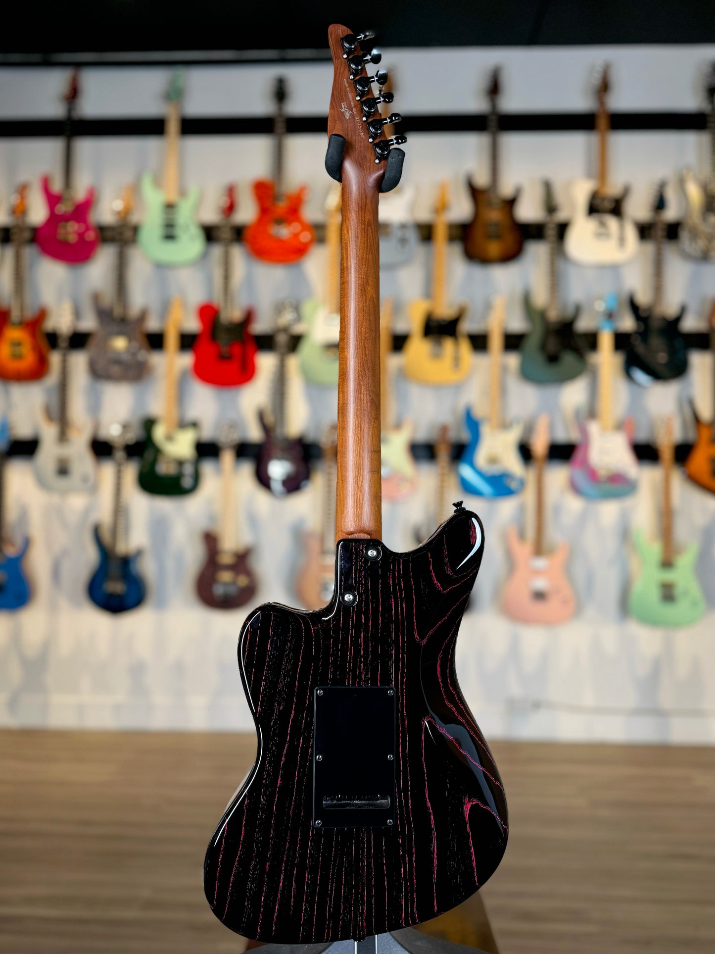 Tom Anderson Raven Classic | Black with Magenta Dog Hair