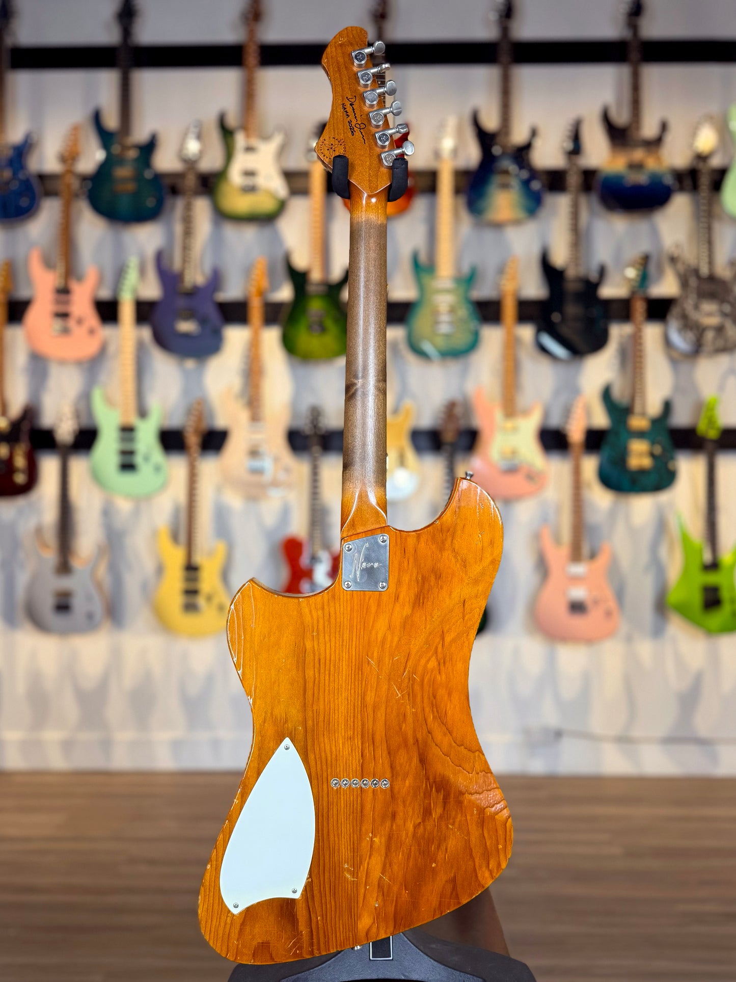 Novo Guitars Voltur Nucleus NAMM 2026 Limited Edition | Amber