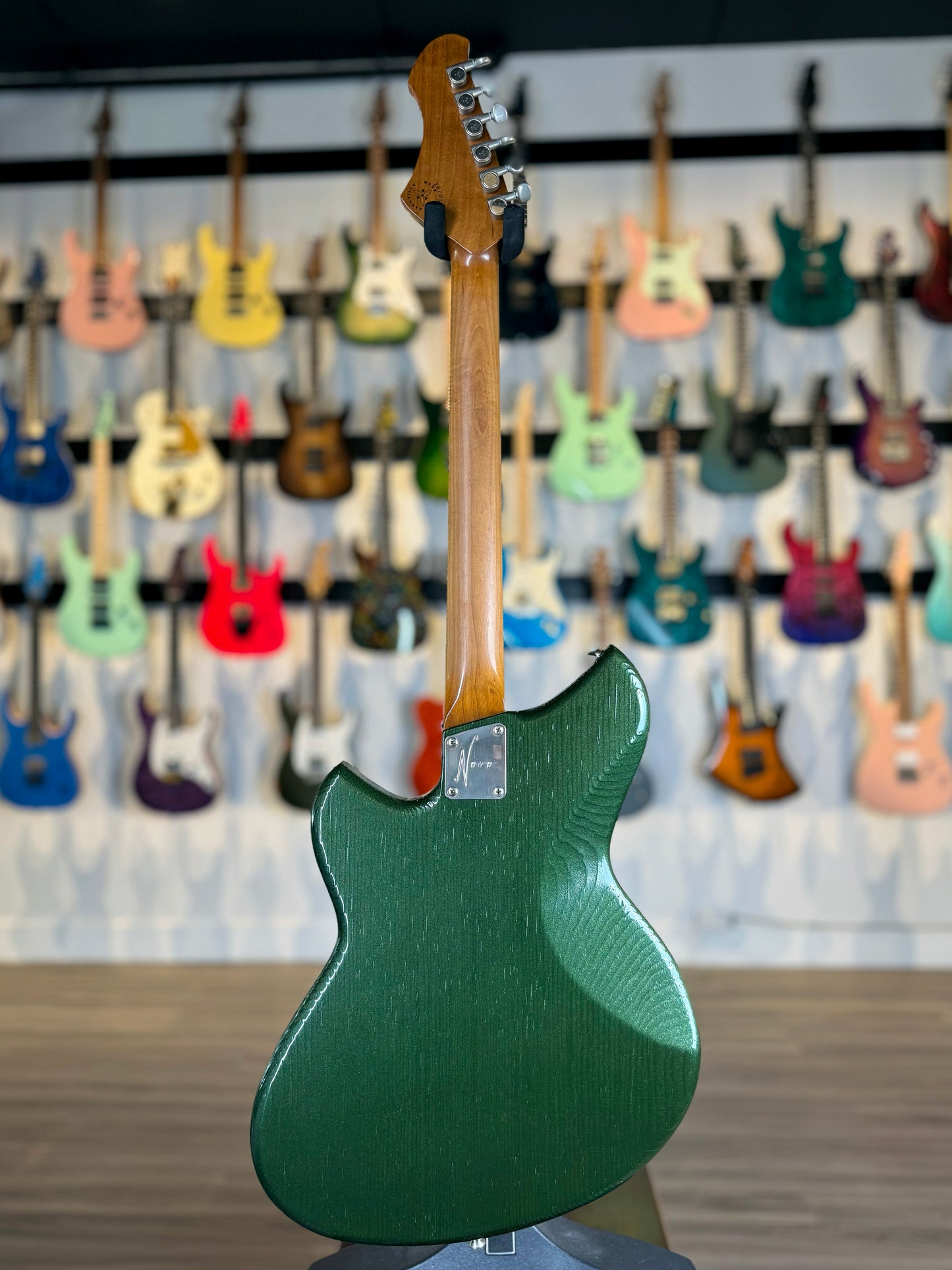 Novo Guitars Serus J Custom | Cadillac Green