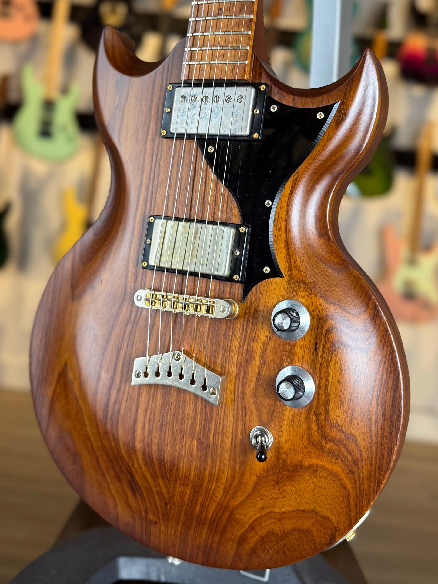 Dunable Minotaur USA Custom Shop | Faint Dark Tobacco