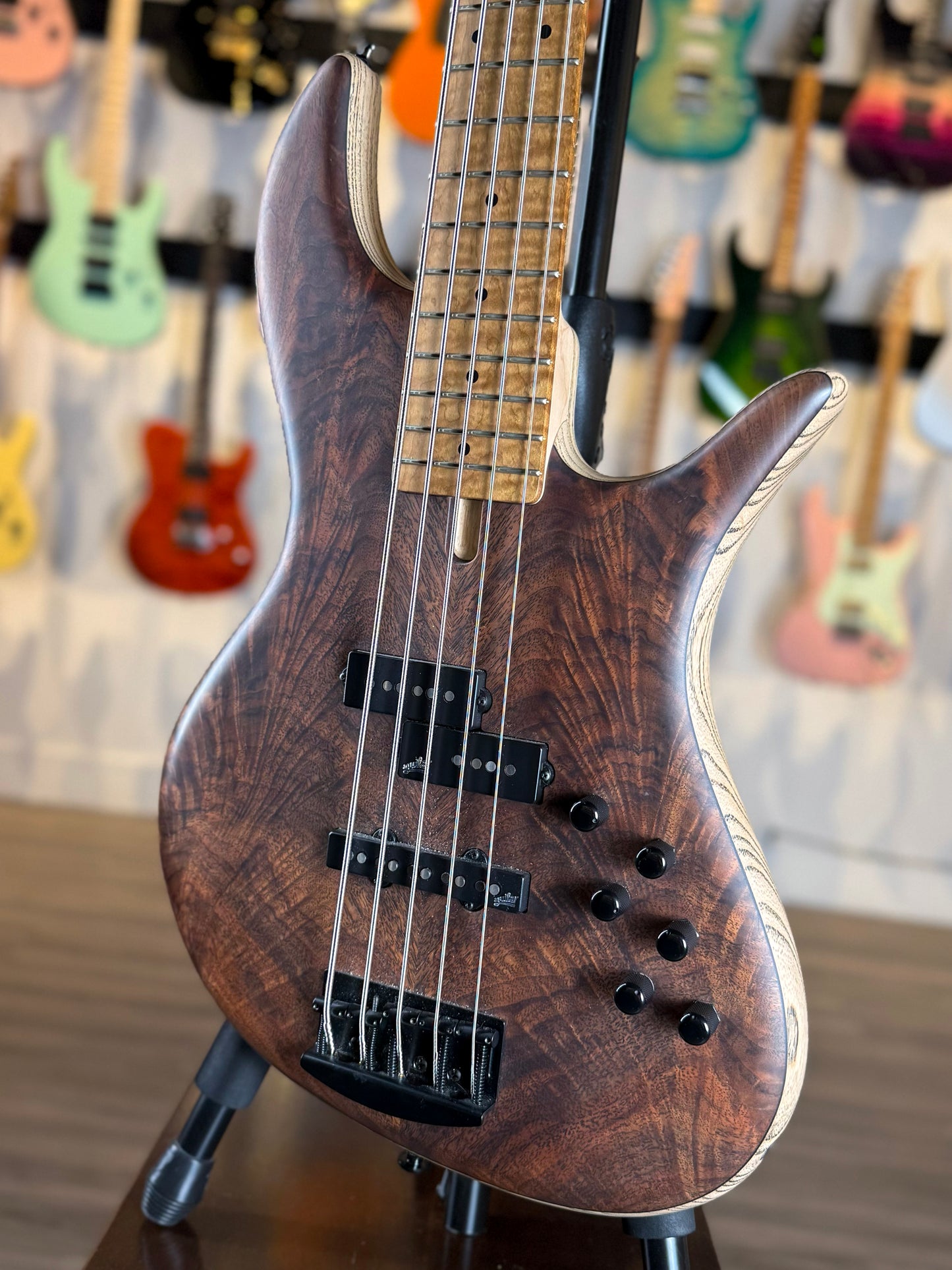 F Bass VF Series Custom Shop 5 String | Walnut