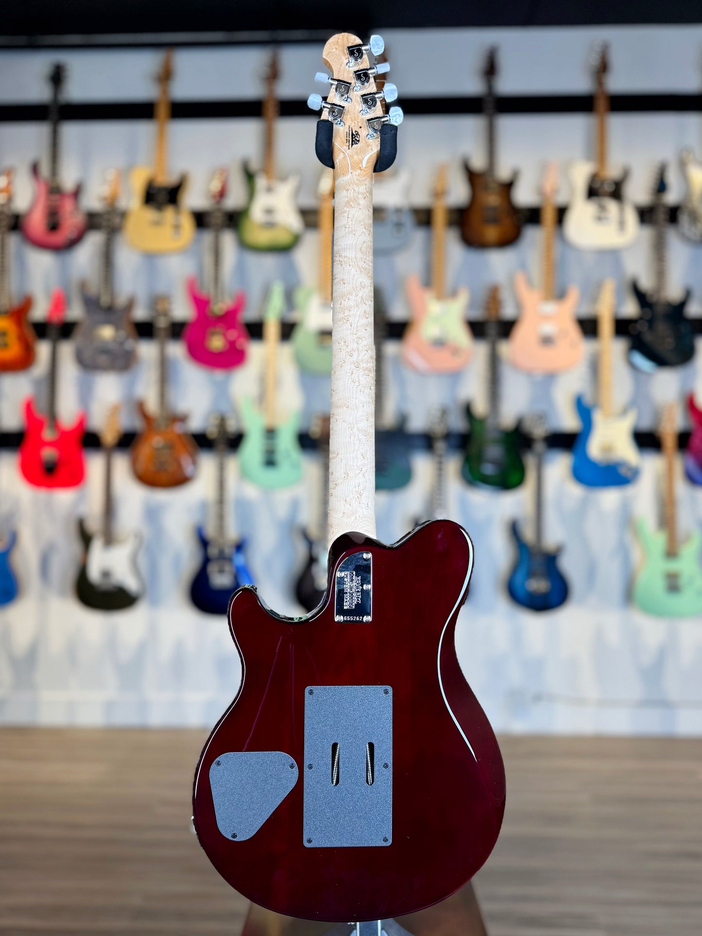 Ernie Ball Music Man Axis Custom | Translucent Gold Quilt (One-Piece Top)