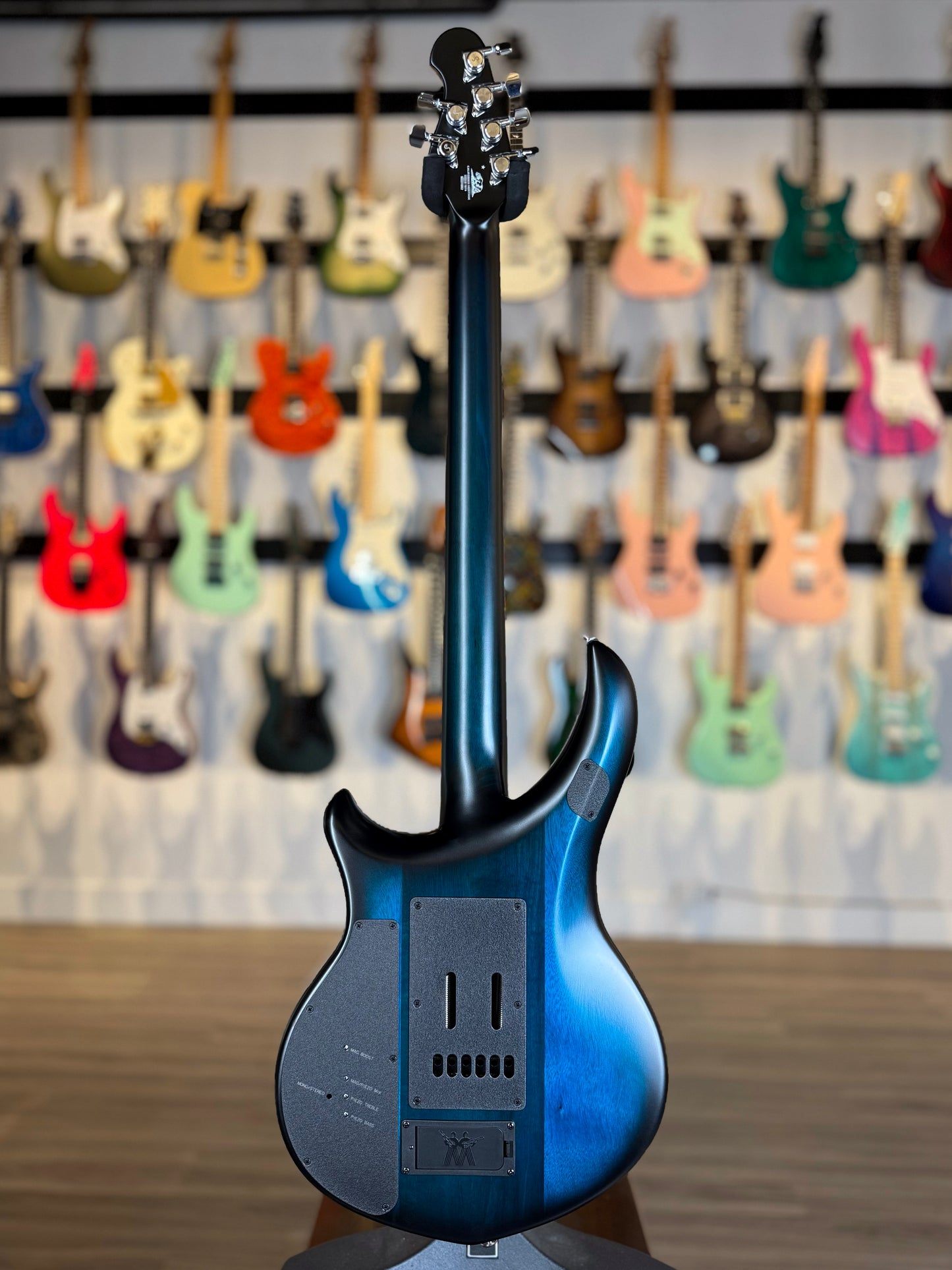 Ernie Ball Music Man Majesty 6 | Blue Silk