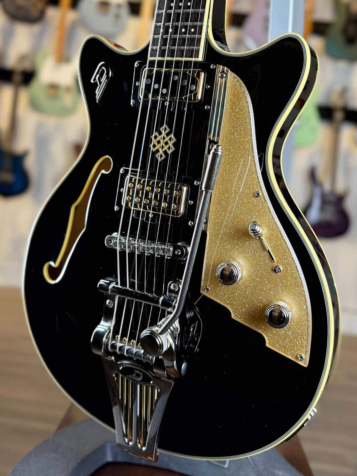 Duesenberg Alliance Series Joe Walsh Signature | Black with Flame Maple Back