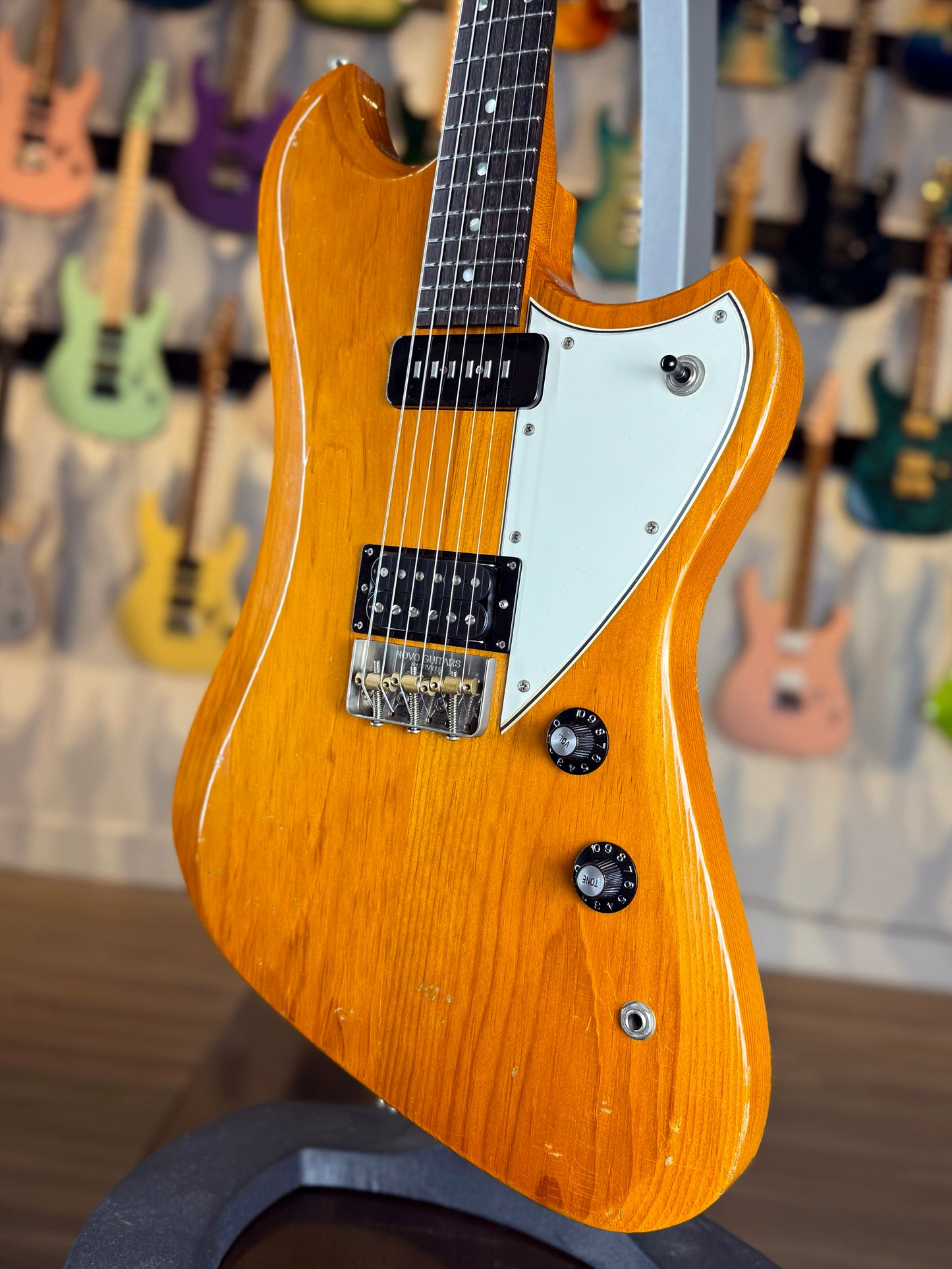 Novo Guitars Voltur Nucleus NAMM 2026 Limited Edition | Amber