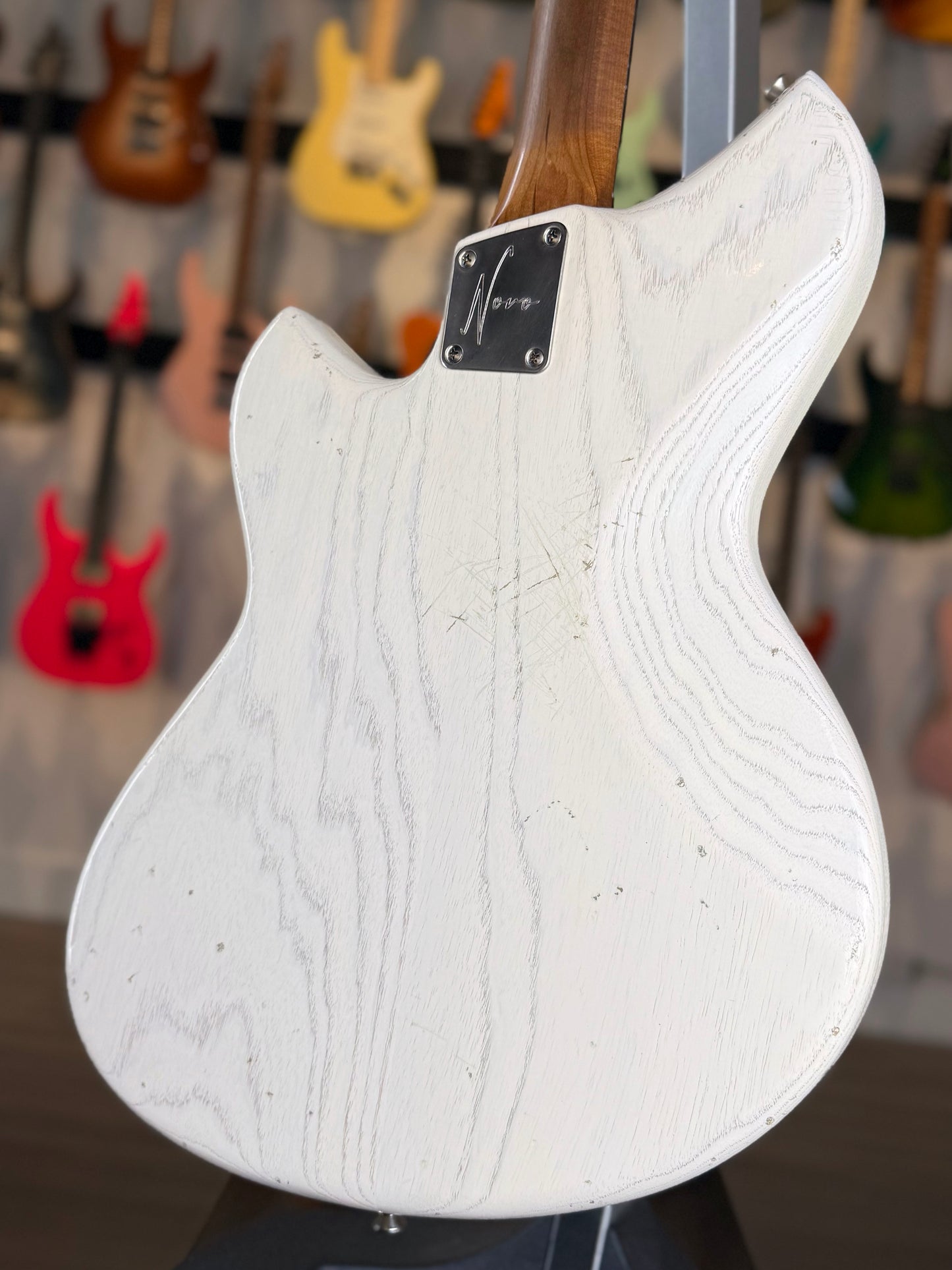 Novo Guitars Miris J Nucleus | Mary Kaye White