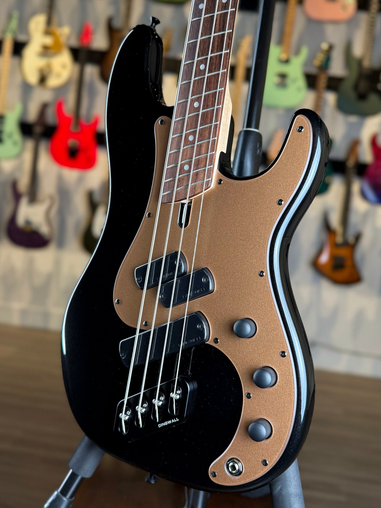 Dingwall Guitars SP1 4 String | Gloss Metallic Black
