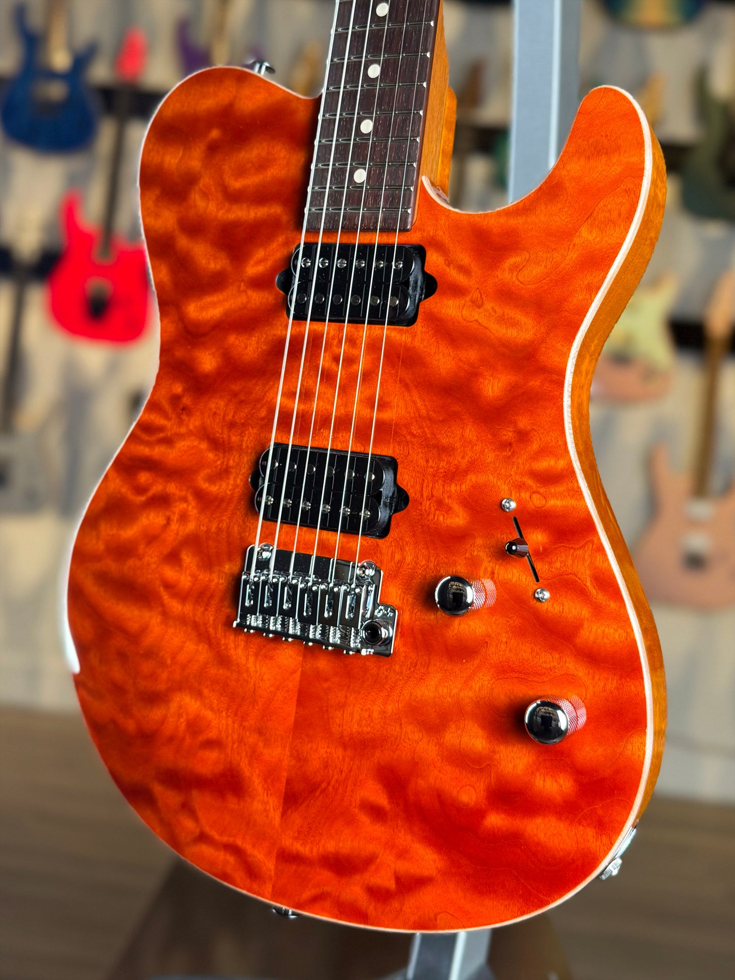 Suhr Oso Short-Scale | Custom Orange Stain