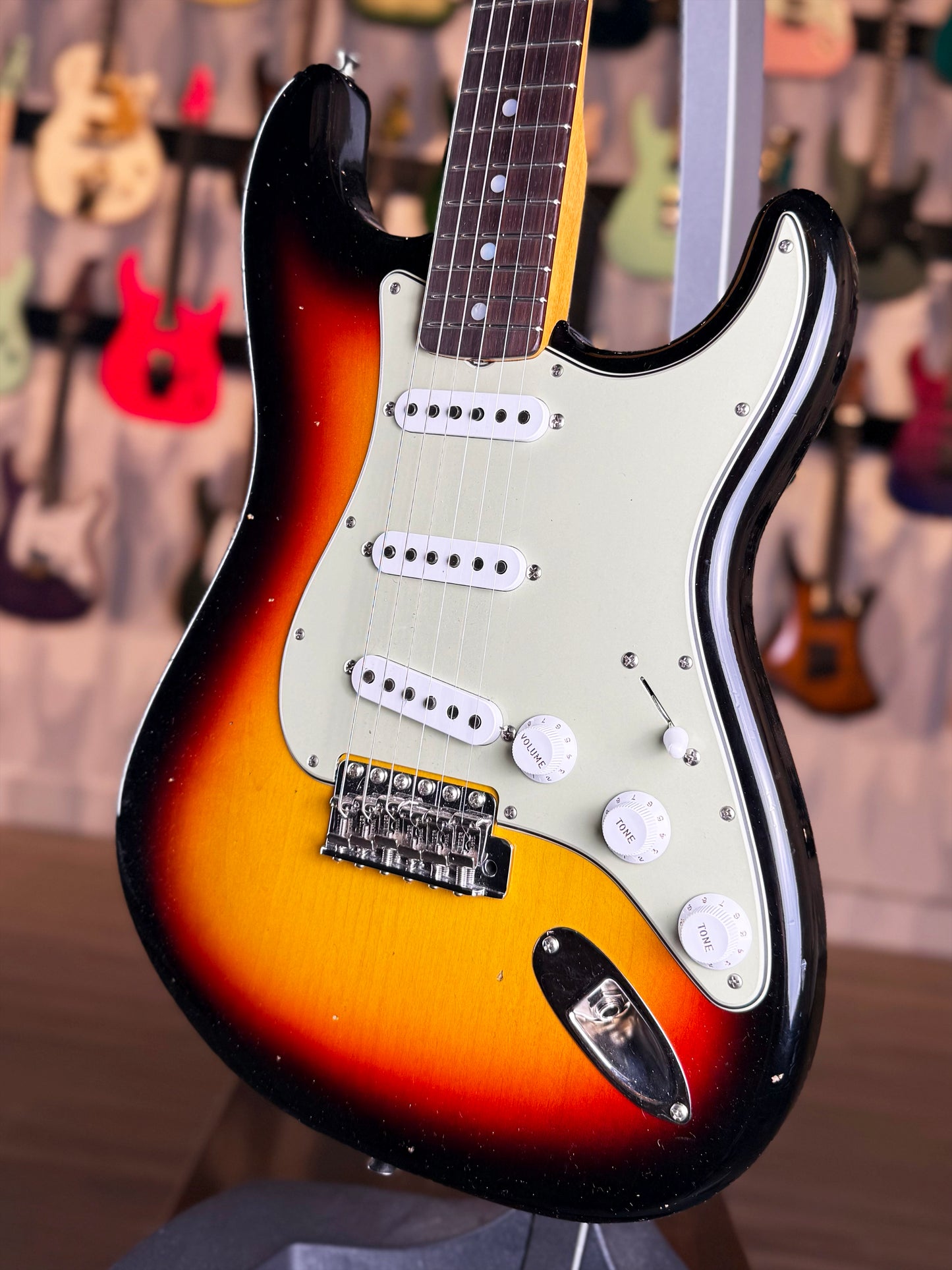 Fender Custom Shop 1965 Stratocaster Journeyman Relic | 3-Color Sunburst