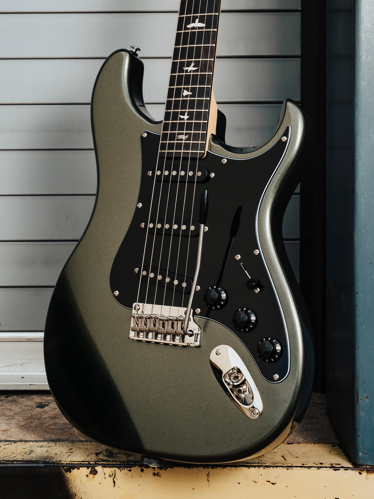PRS SE Silver Sky Defender Limited Edition | Woolstone Green