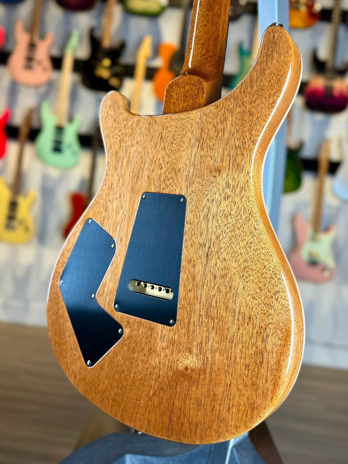 PRS Modern Eagle V Sprayer's Choice | Purple Sparkle/Natural Back