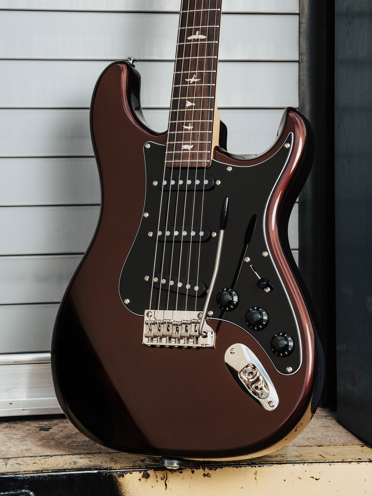 PRS SE Silver Sky Defender Limited Edition | Sedona Red