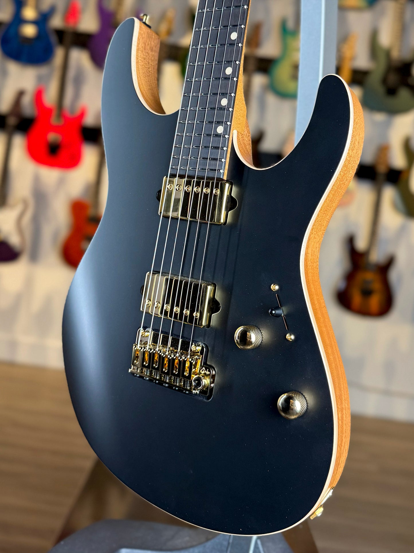 Suhr Andre Nieri Signature Modern | Satin Black/Natural Back
