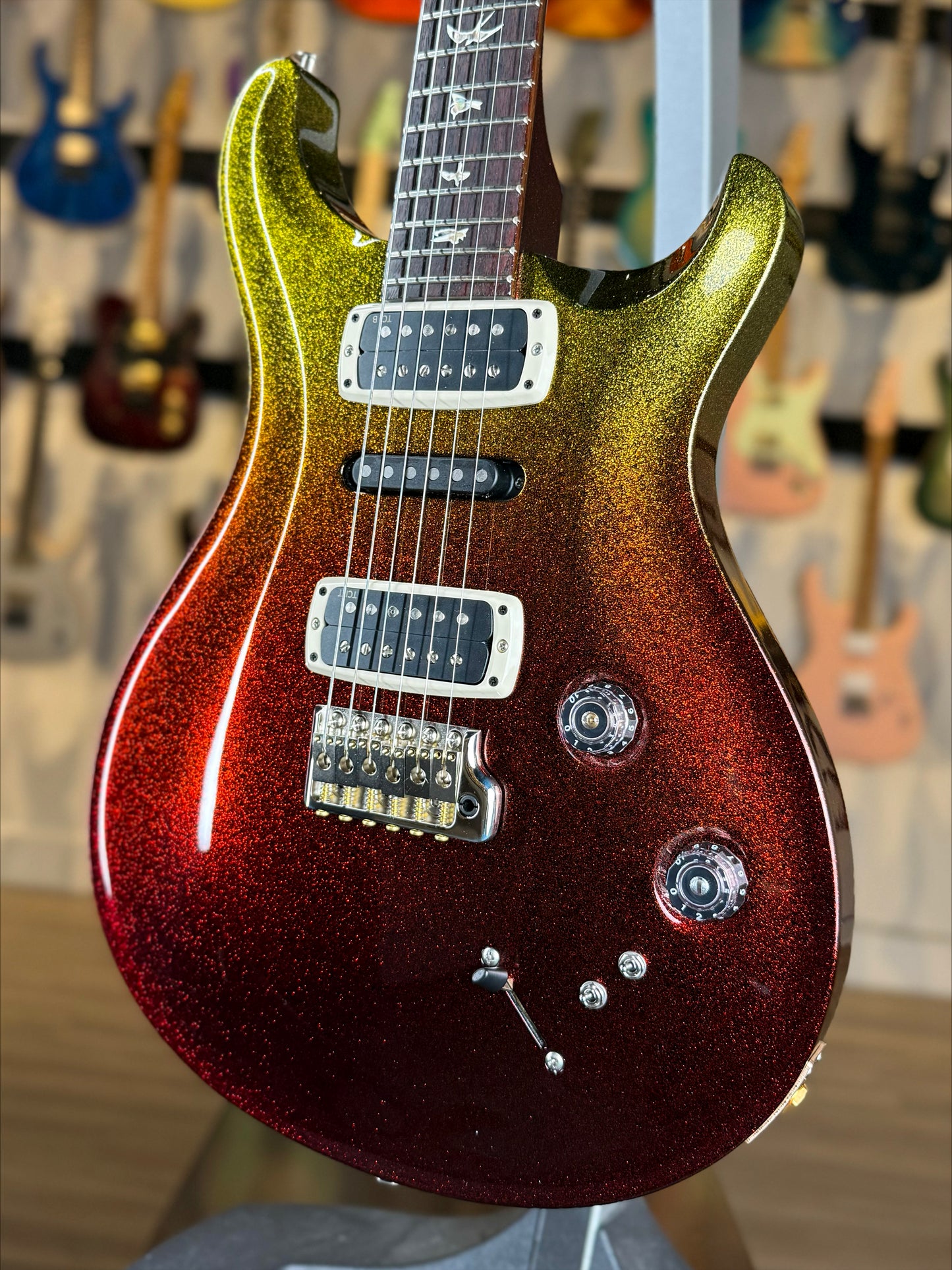PRS Modern Eagle V Sprayer's Choice | Gold to Red Sparkle Fade