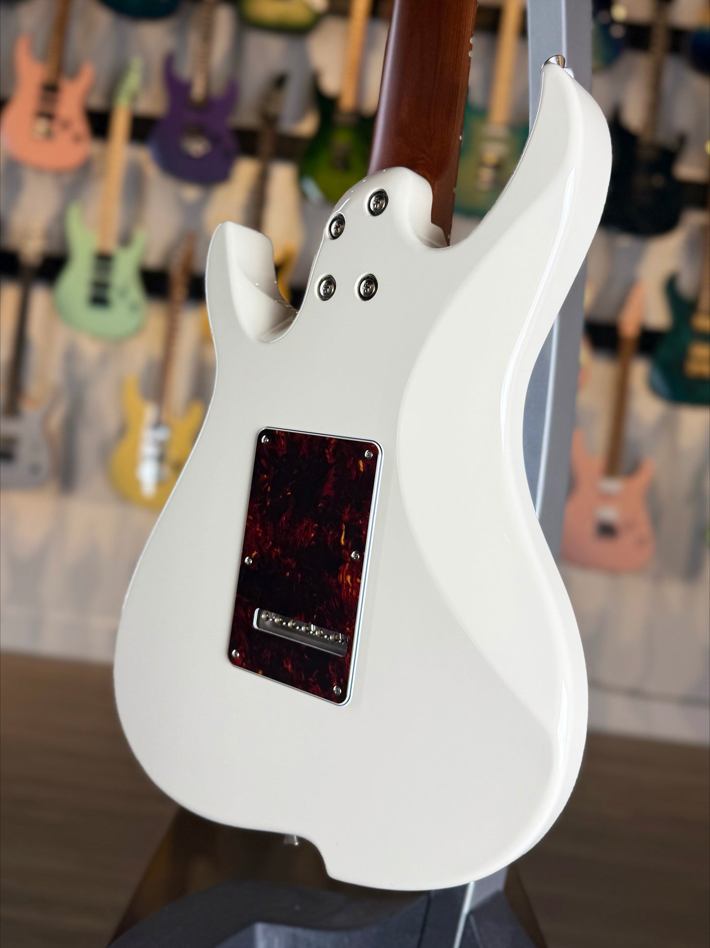 Vola Guitars OZ 7 QGM J1 | Vintage White Gloss