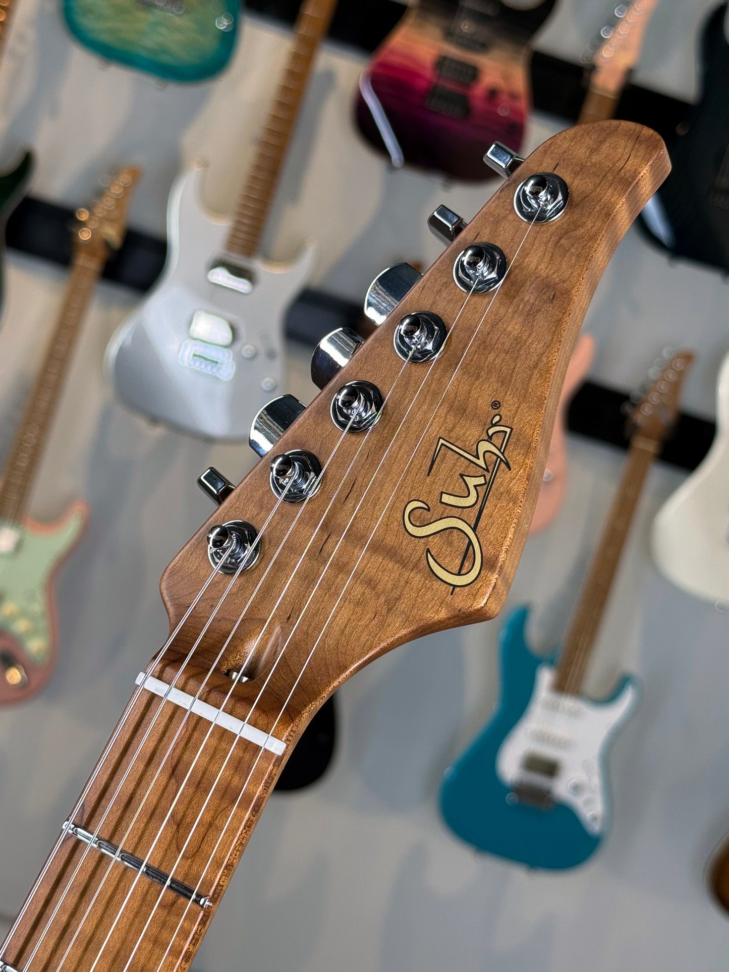 Suhr Modern Antique Limited Edition | Vintage Yellow