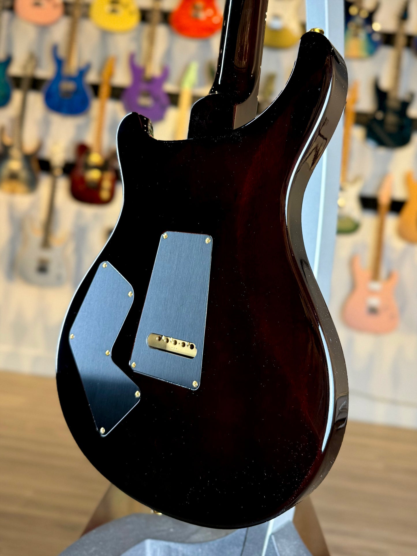 PRS Modern Eagle V "10 Top" | Black Gold Wraparound Burst