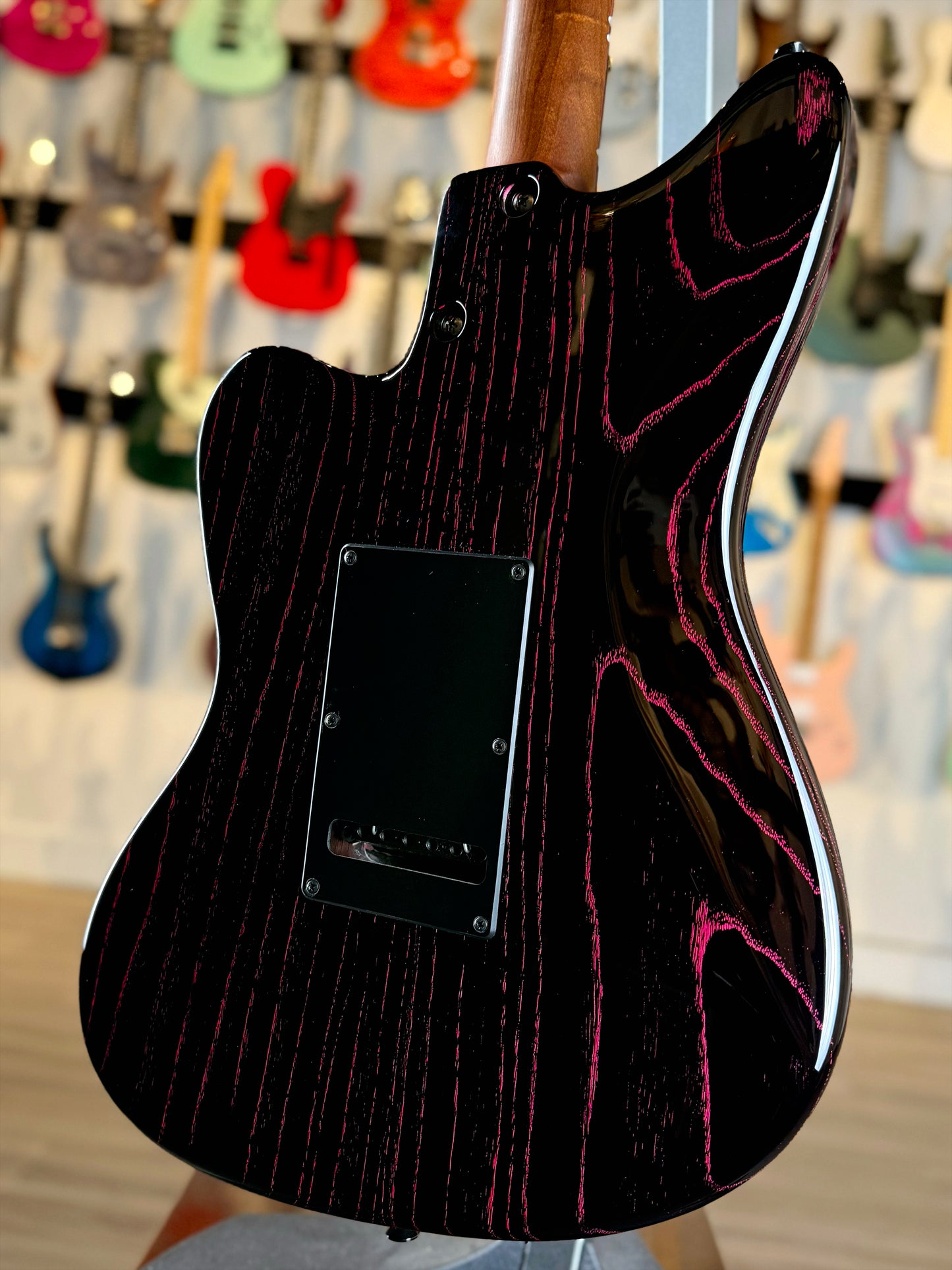 Tom Anderson Raven Classic | Black with Magenta Dog Hair