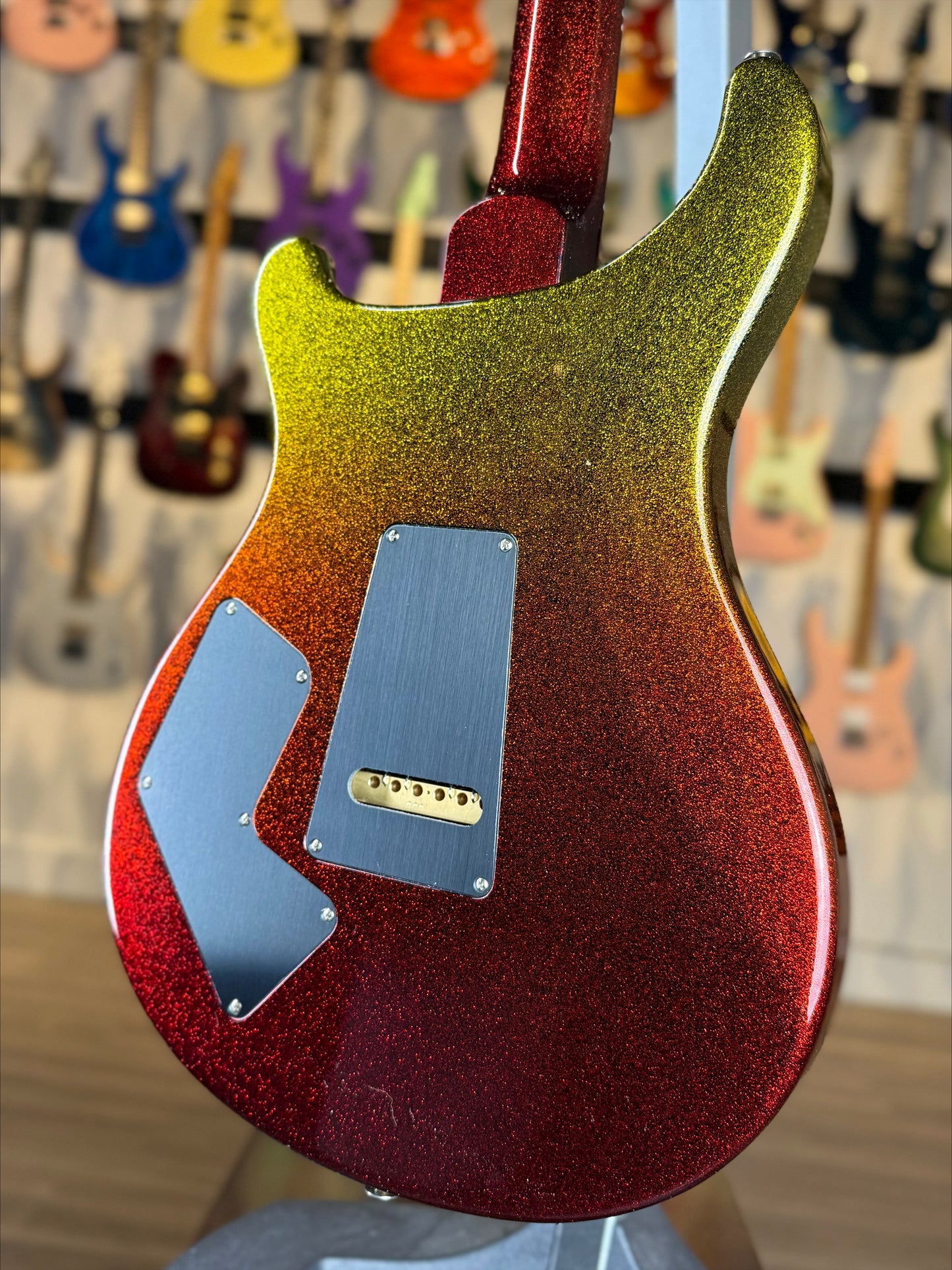 PRS Modern Eagle V Sprayer's Choice | Gold to Red Sparkle Fade