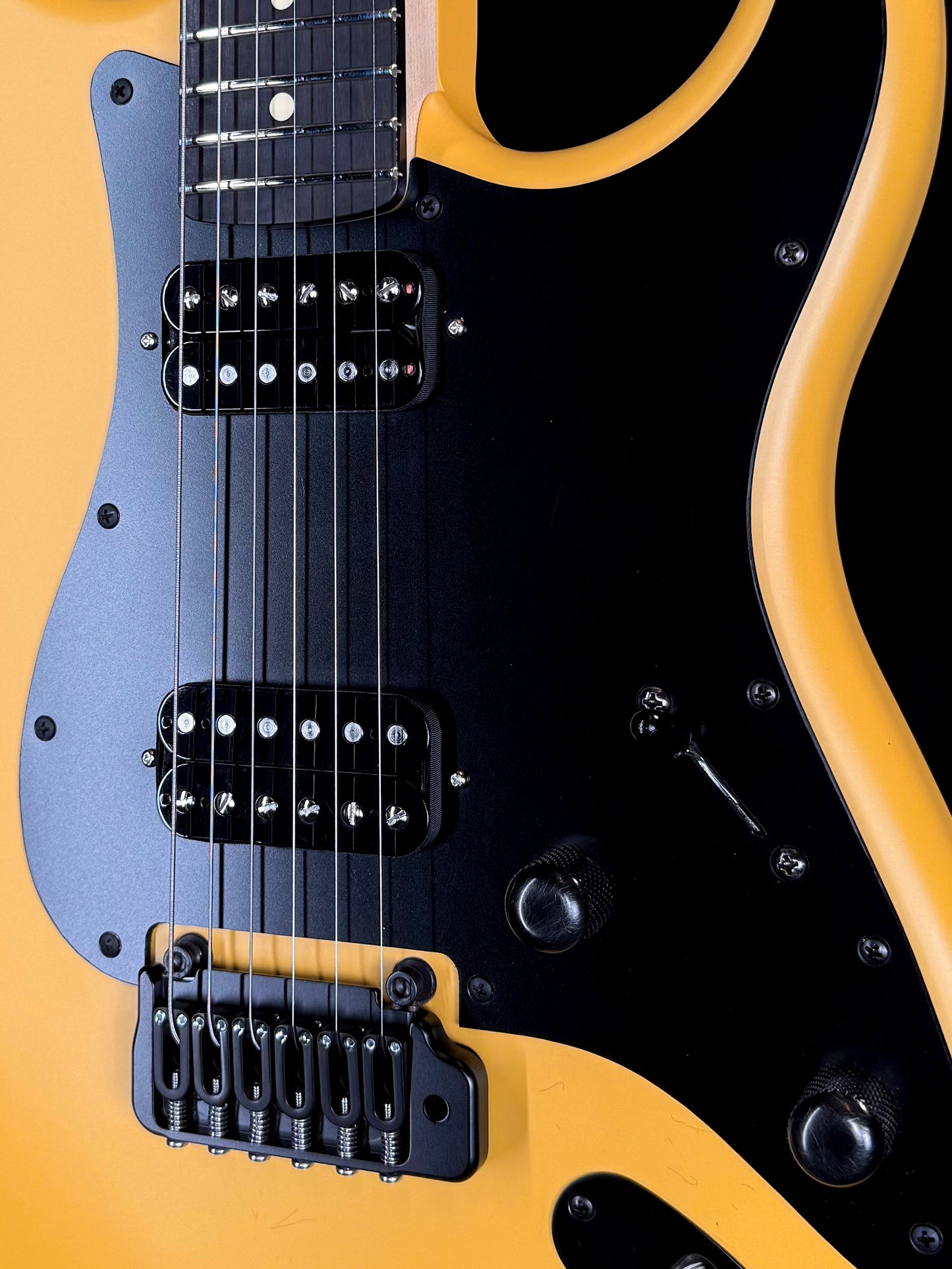 LSL Instruments Saticoy | TV Yellow Satin