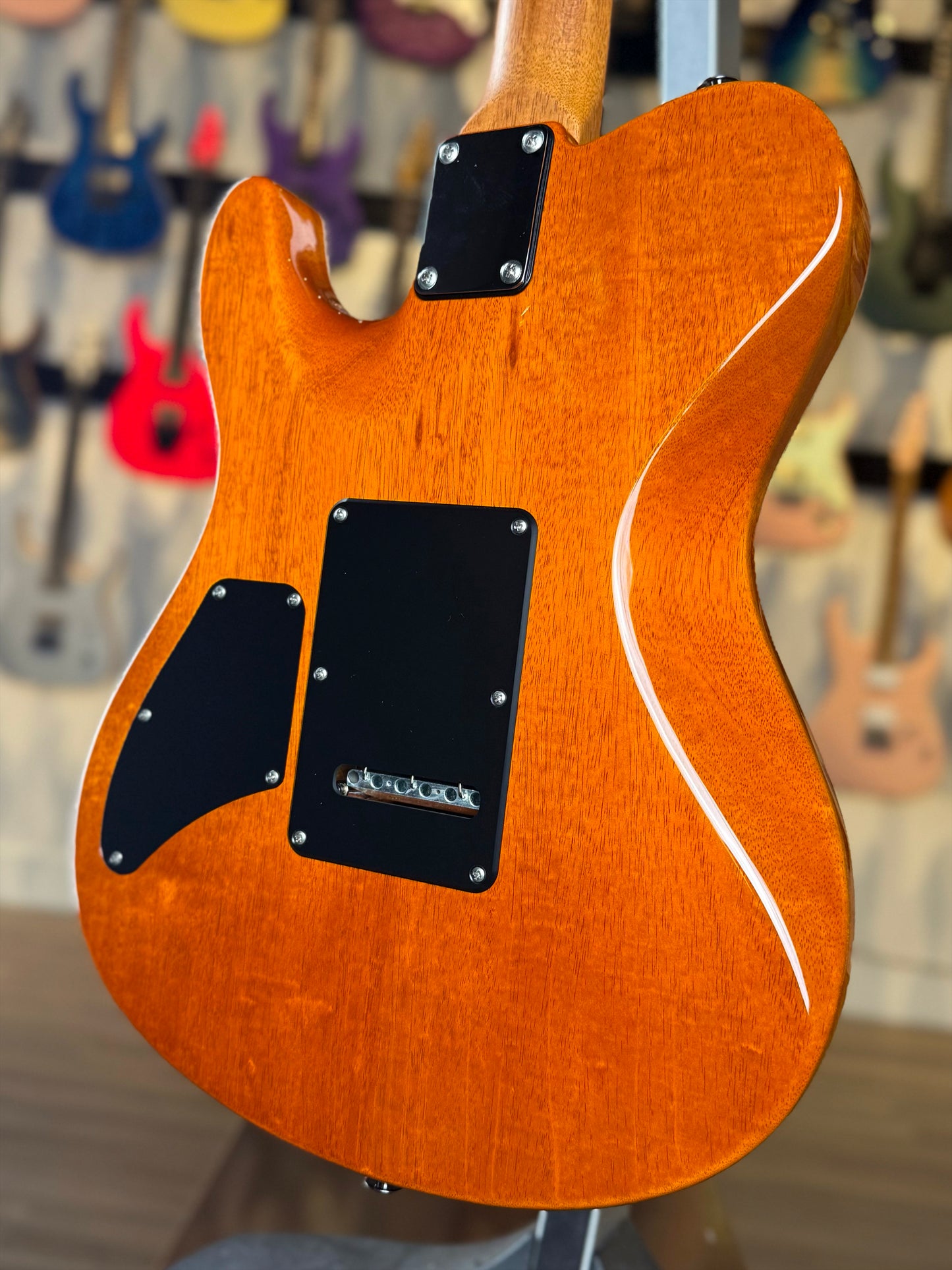Suhr Oso Short-Scale | Custom Orange Stain