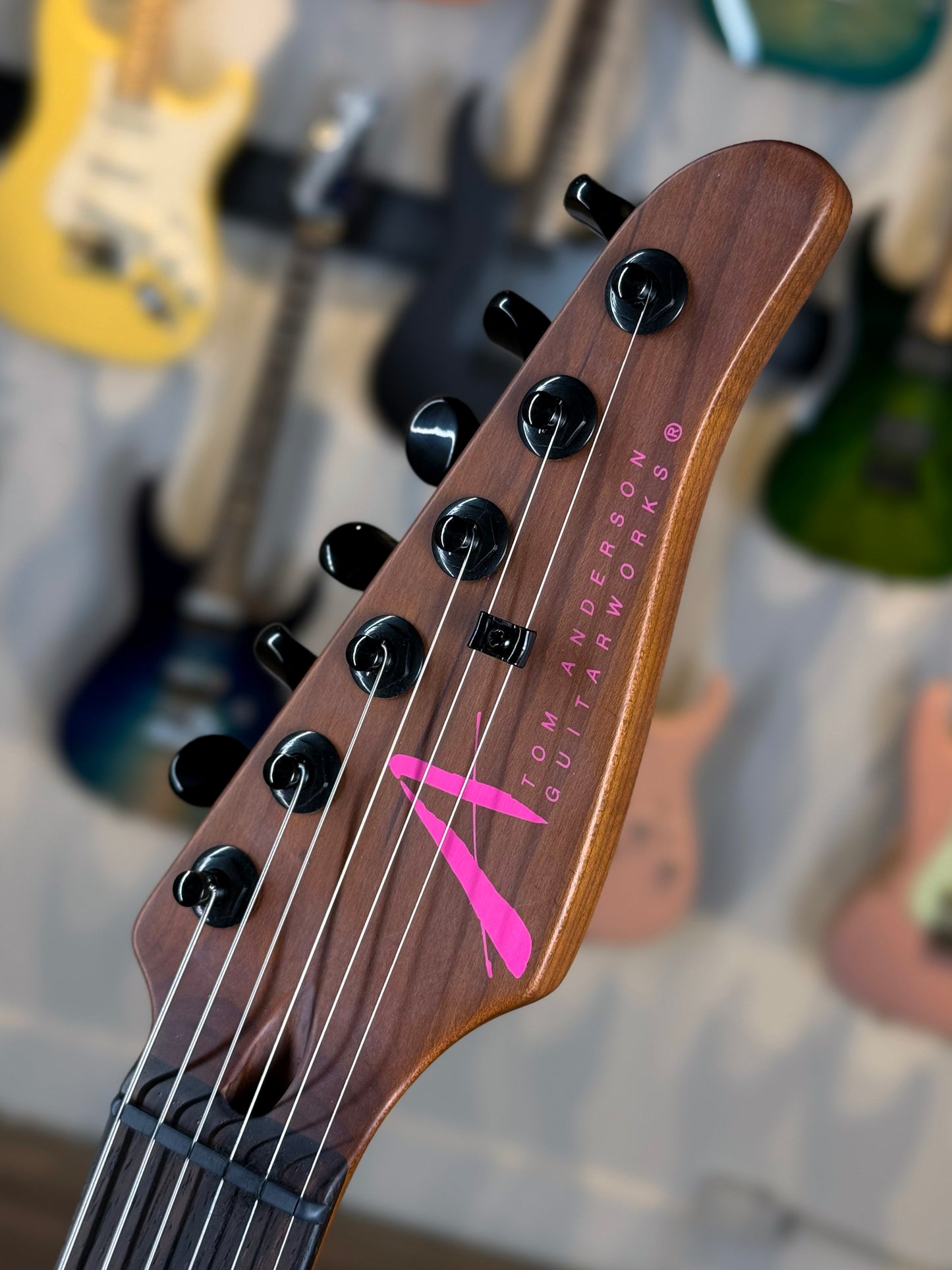 Tom Anderson Raven Classic | Black with Magenta Dog Hair