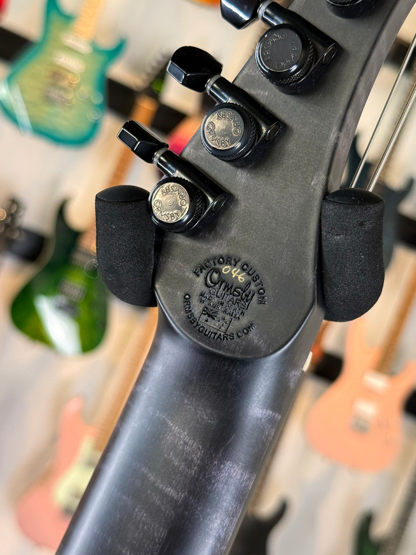 Ormsby Hypemachine Factory Custom #046 | Black