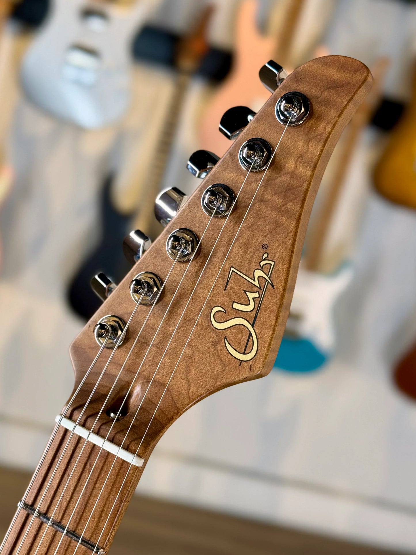 Suhr Modern Antique Limited Edition | Shell Pink