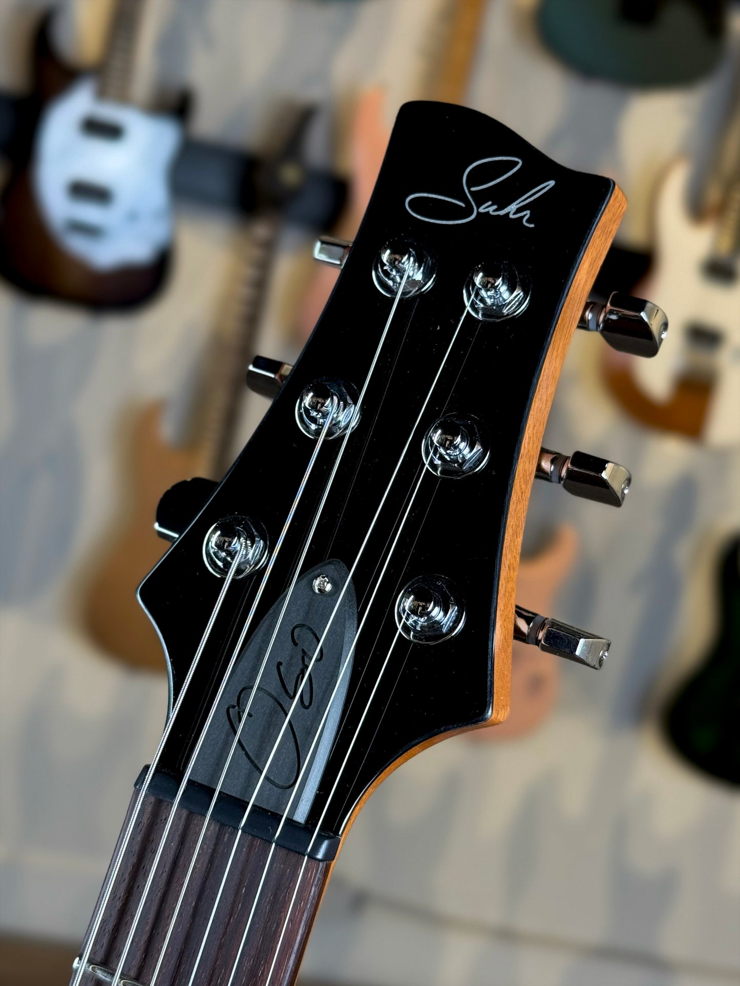Suhr Oso Short-Scale | Custom Orange Stain