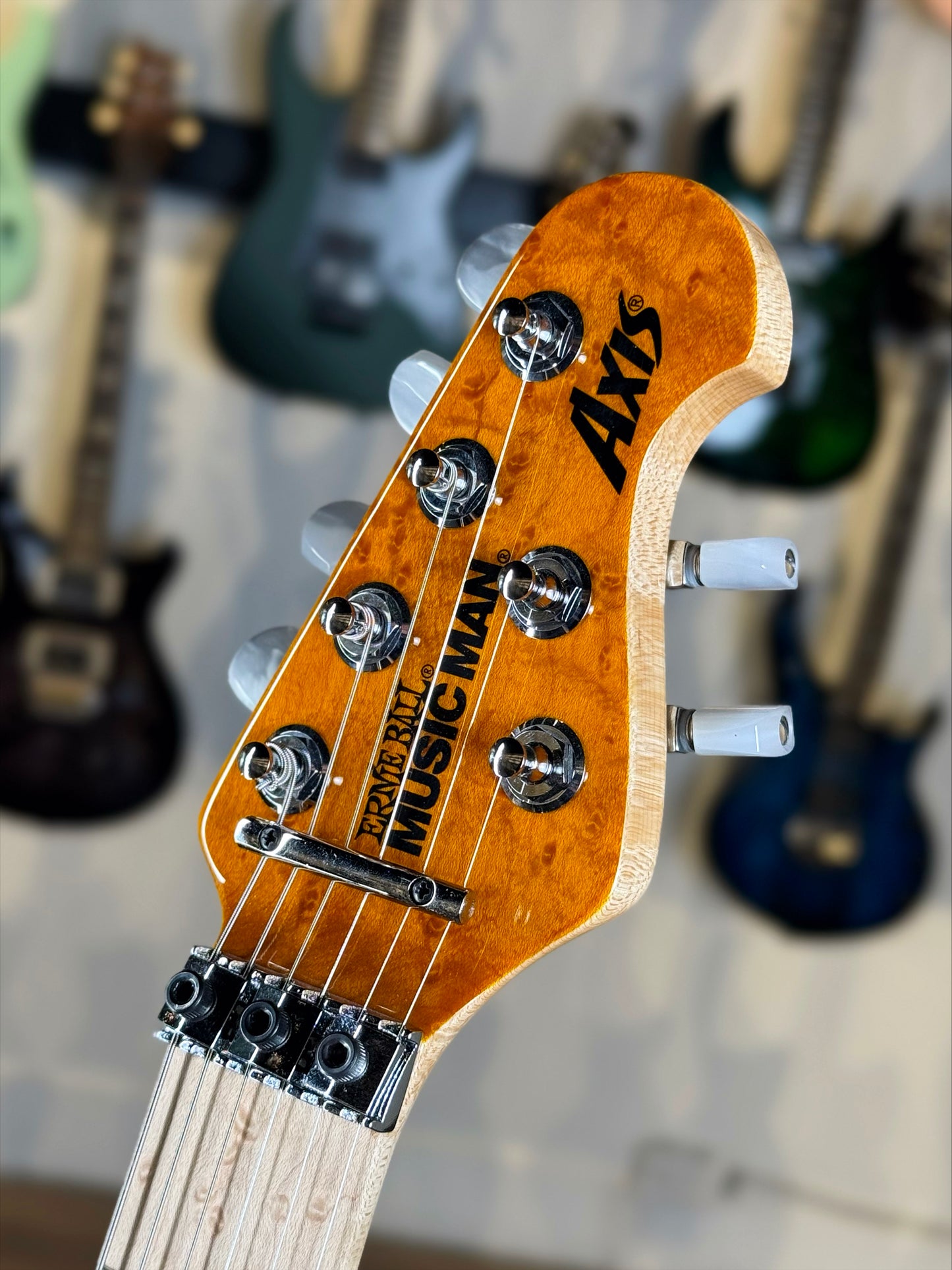 Ernie Ball Music Man Axis Custom | Translucent Gold Quilt (One-Piece Top)