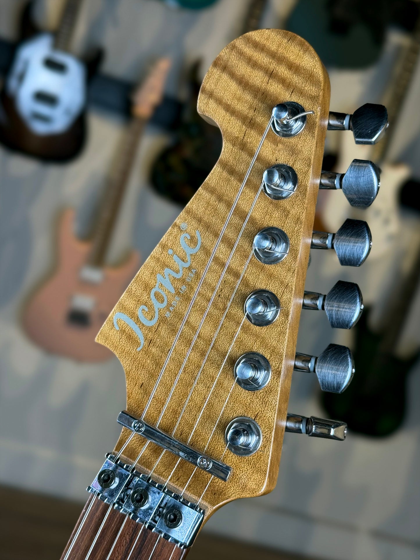 Iconic Guitars Solana Custom | Ocean Turquoise/Sage Mist (Pre-Owned)