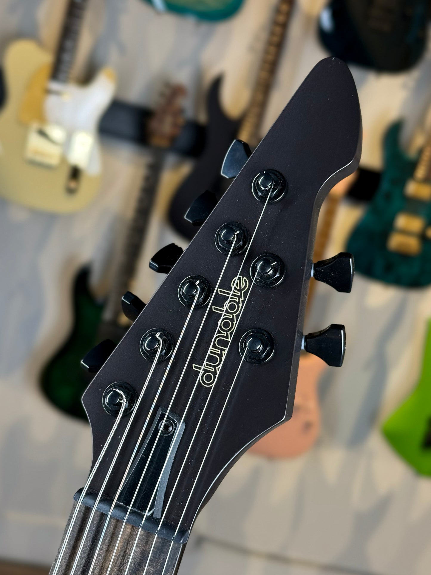 Dunable Yeti 7 USA Custom Shop | Black to Red Sparkle Colorshift