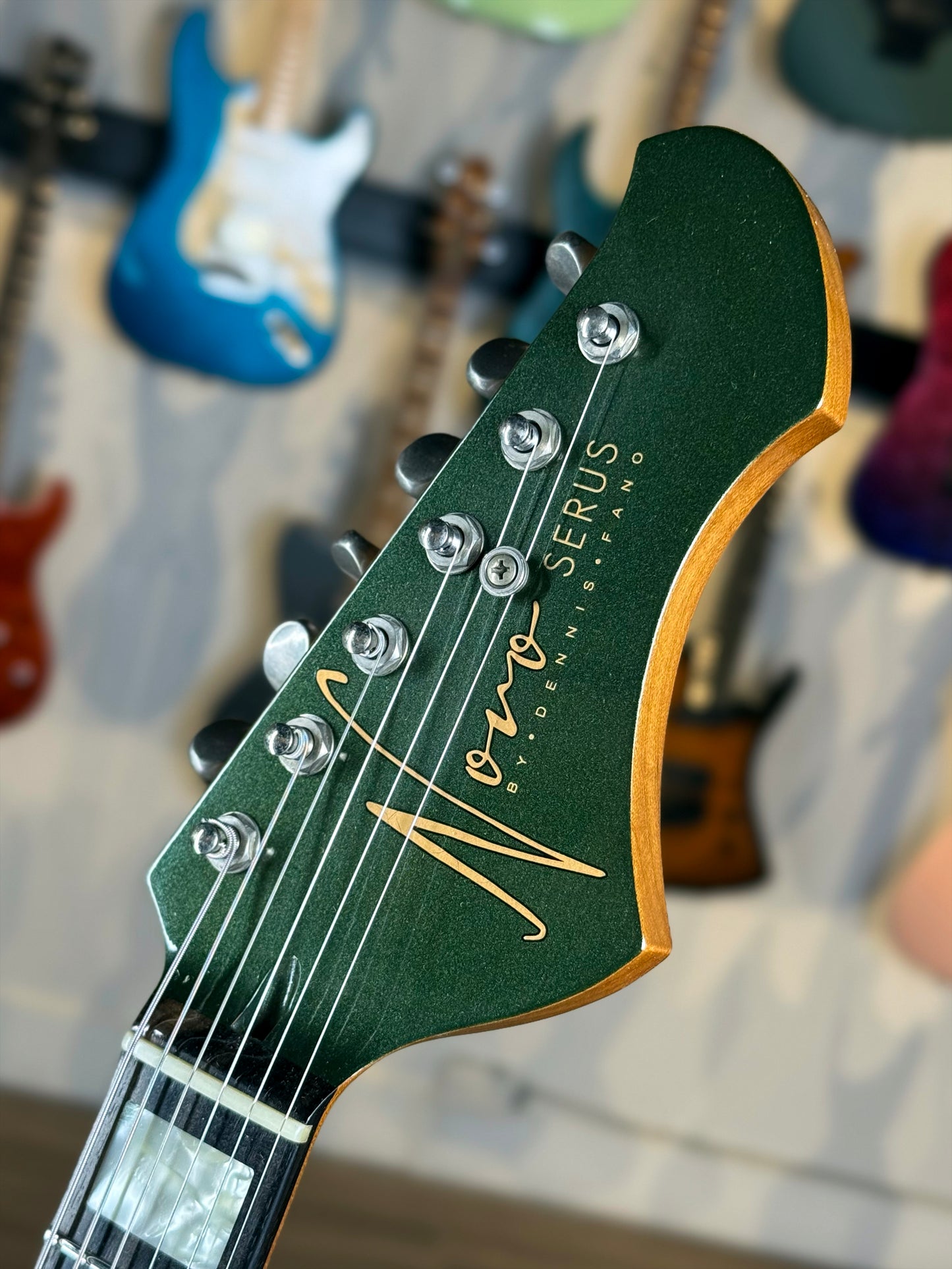 Novo Guitars Serus J Custom | Cadillac Green