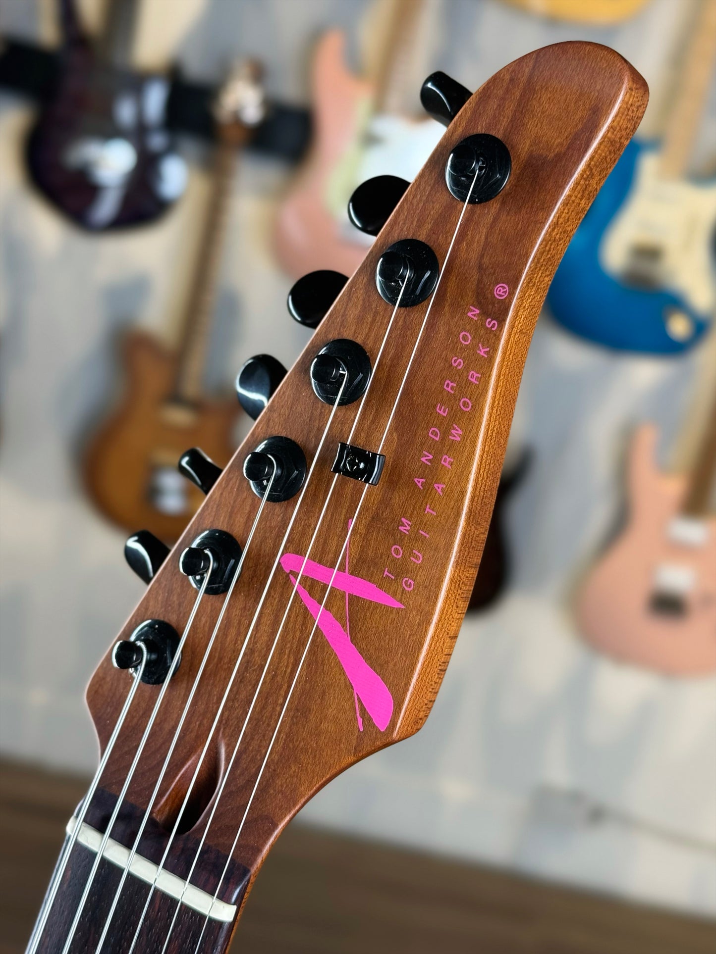Tom Anderson Raven Classic | Black with Magenta Dog Hair
