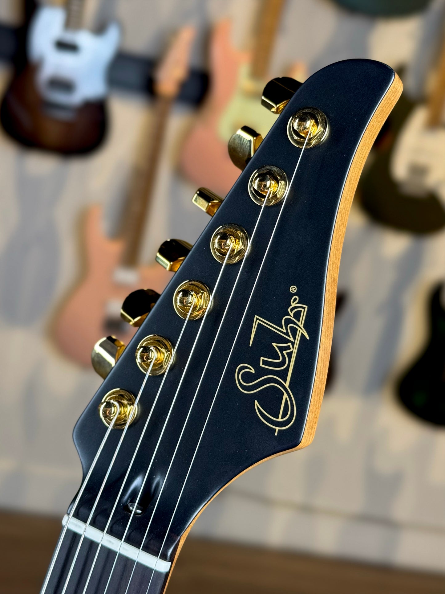 Suhr Andre Nieri Signature Modern | Satin Black/Natural Back