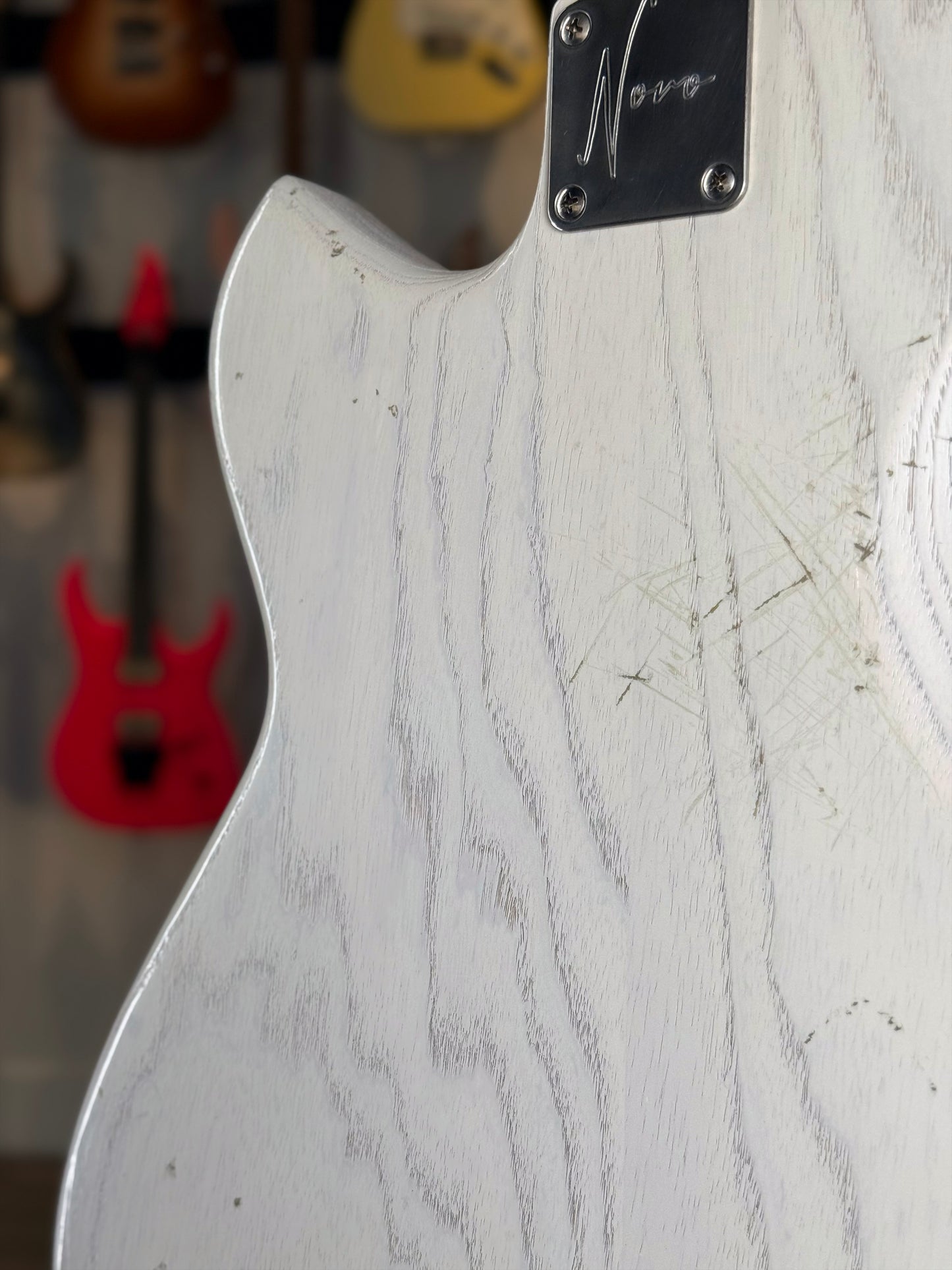 Novo Guitars Miris J Nucleus | Mary Kaye White