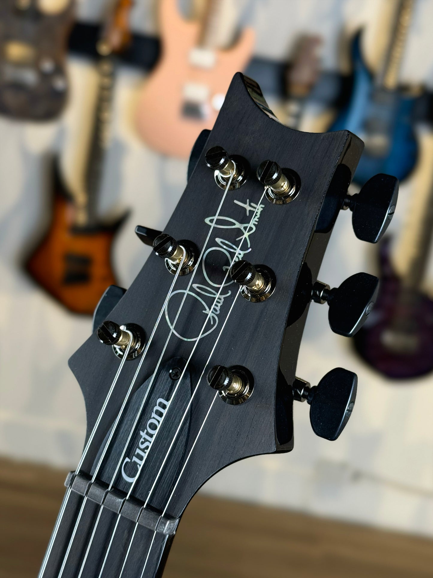 PRS Custom 24 Artist Top Sprayer's Choice | Raspberry (One-Piece Quilt Top)