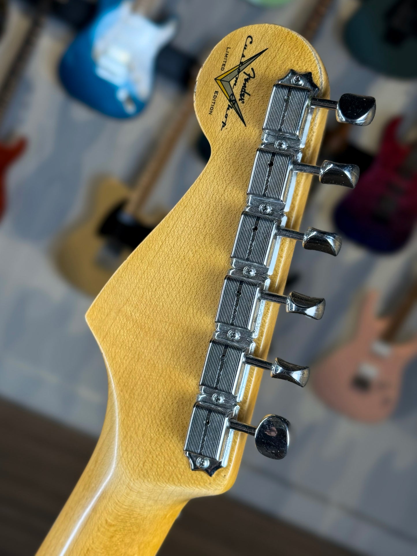 Fender Custom Shop 1965 Stratocaster Journeyman Relic | 3-Color Sunburst
