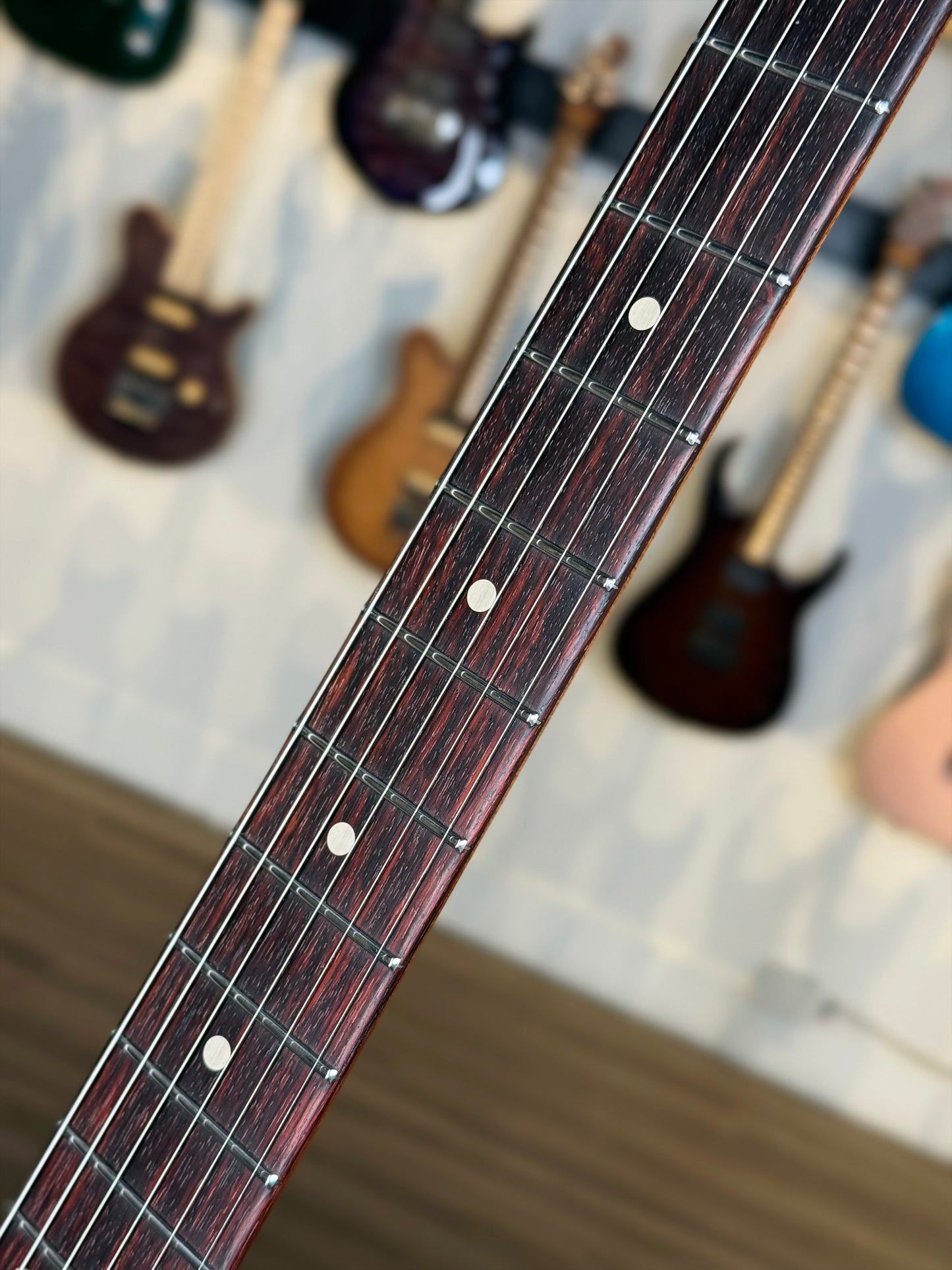 Tom Anderson Raven Classic | Black with Magenta Dog Hair