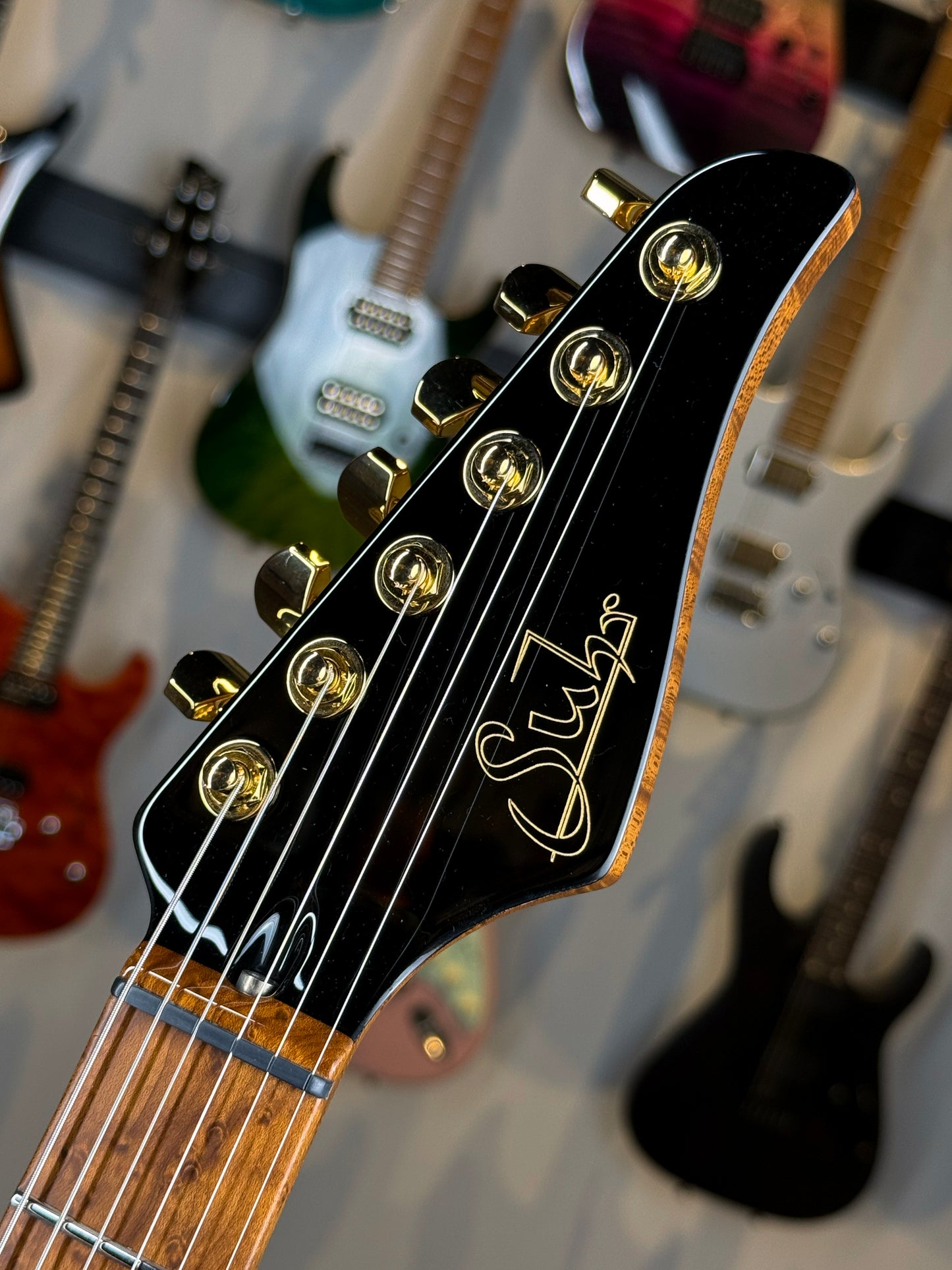 Suhr Mateus Asato Classic S Signature Series | Black Gloss