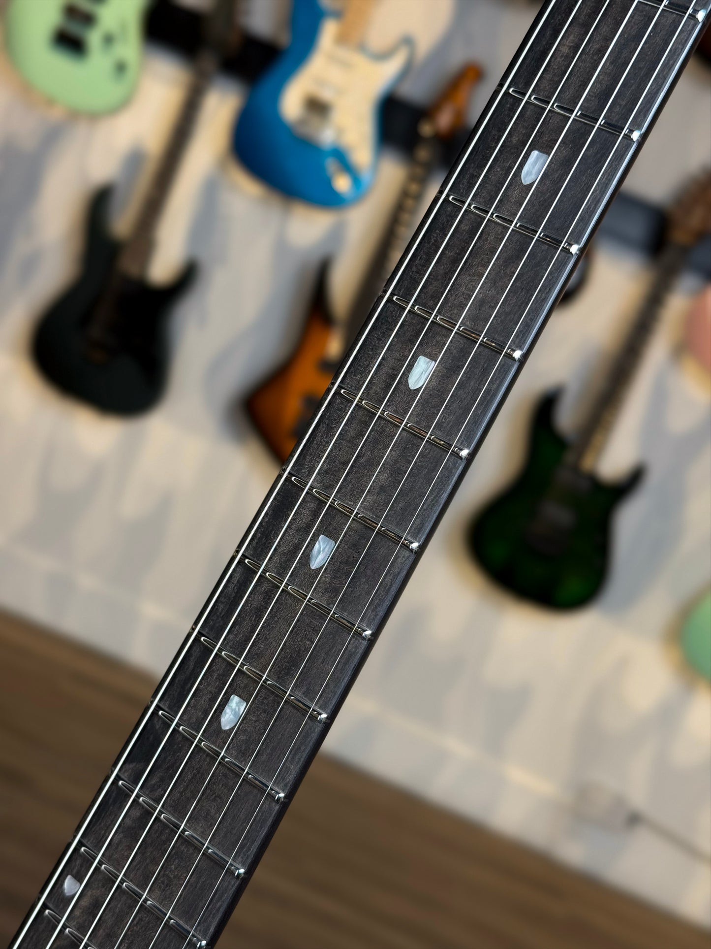 Ernie Ball Music Man Majesty 6 | Blue Silk