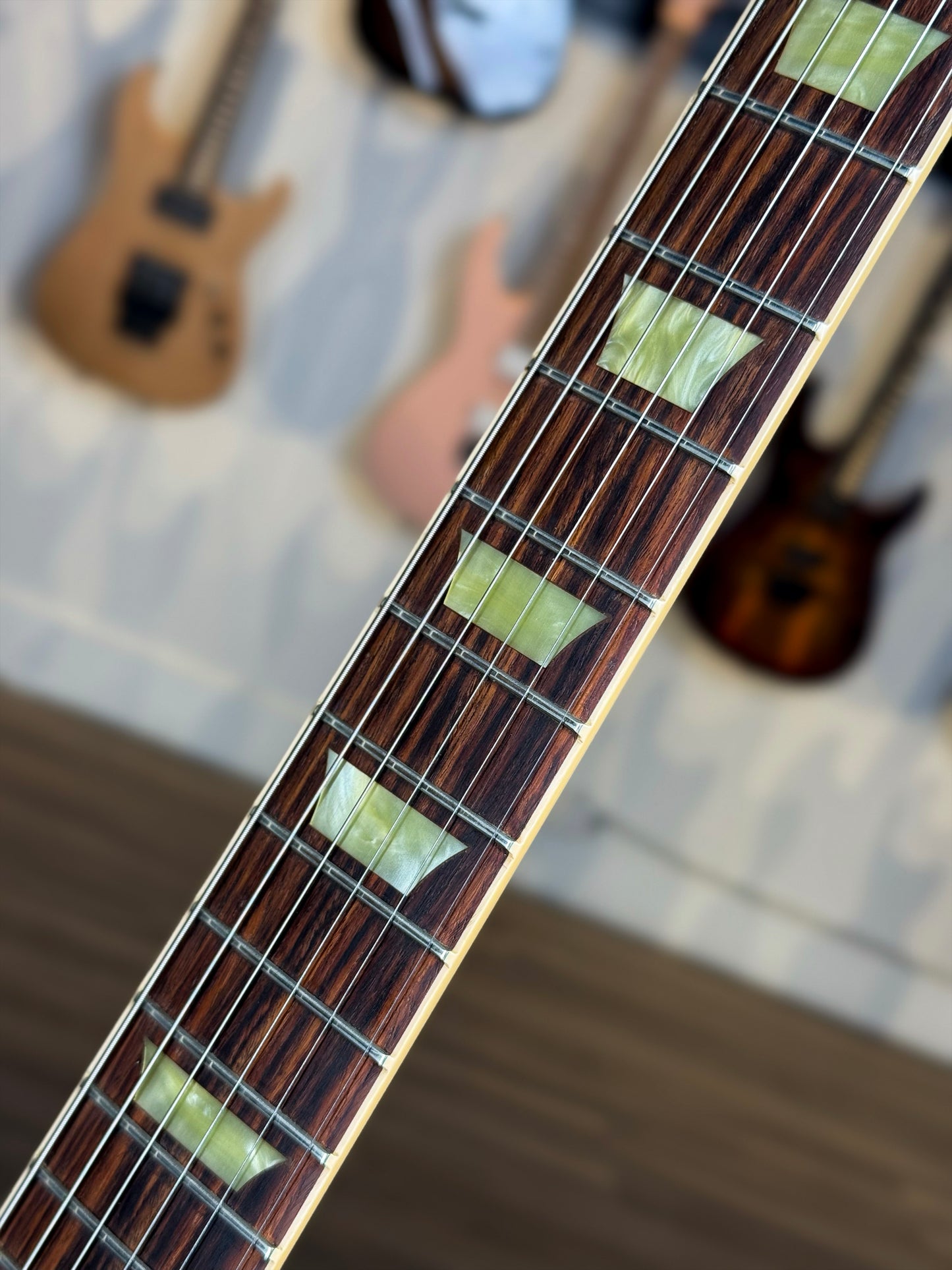 Gibson Les Paul Classic Premium Plus (Good Wood Era) | Lemon