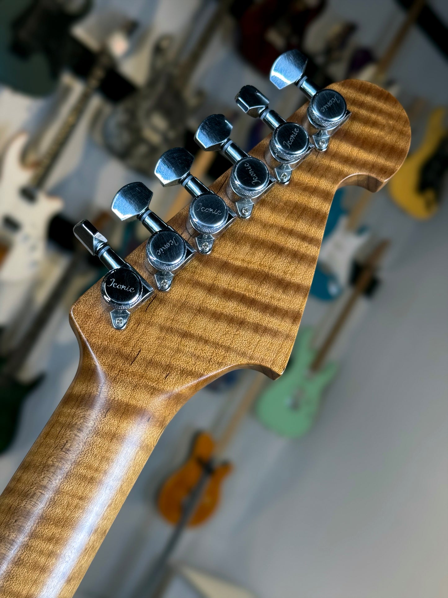 Iconic Guitars Solana Custom | Ocean Turquoise/Sage Mist (Pre-Owned)
