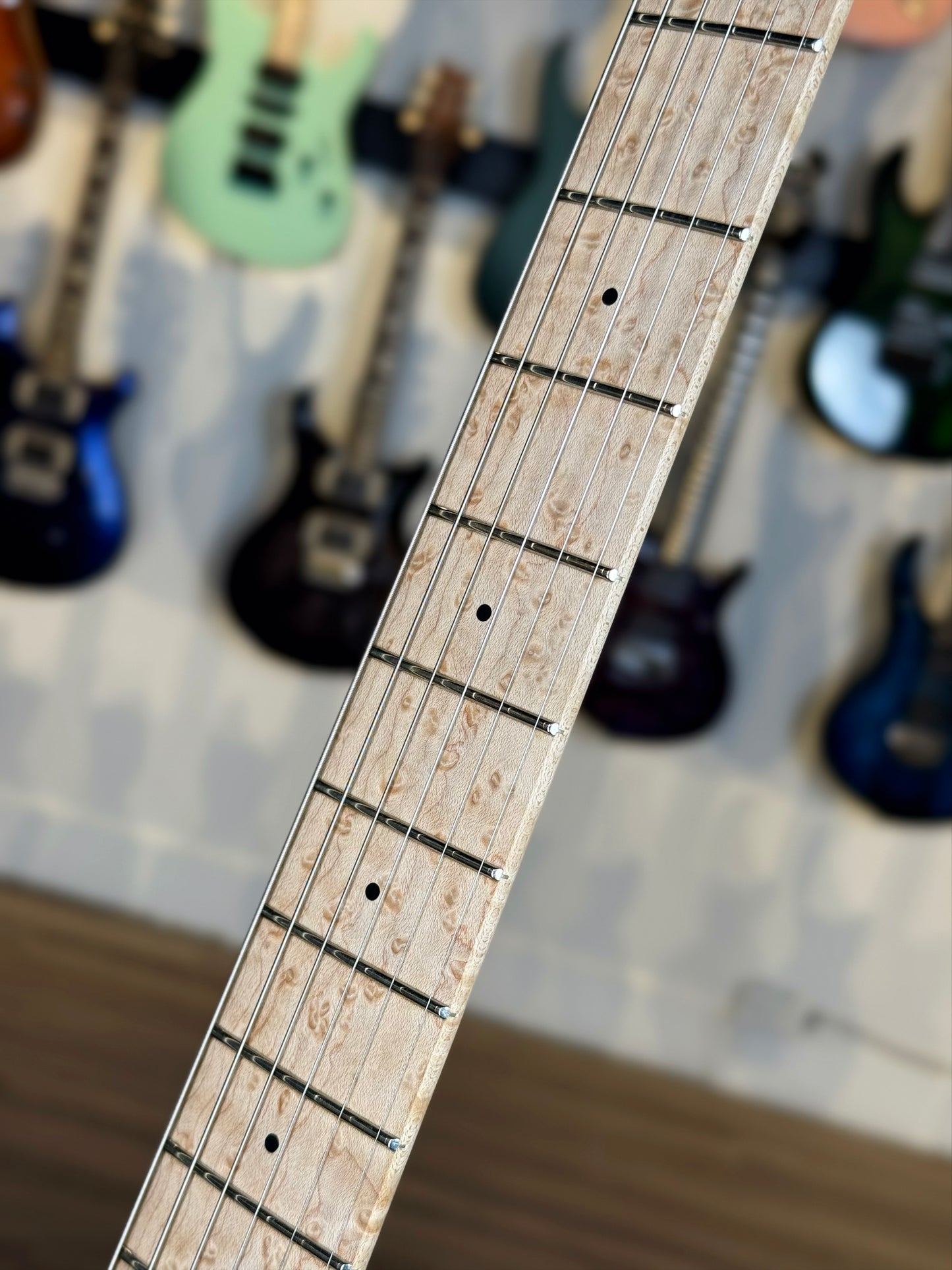 Ernie Ball Music Man Axis Custom | Translucent Gold Quilt (One-Piece Top)
