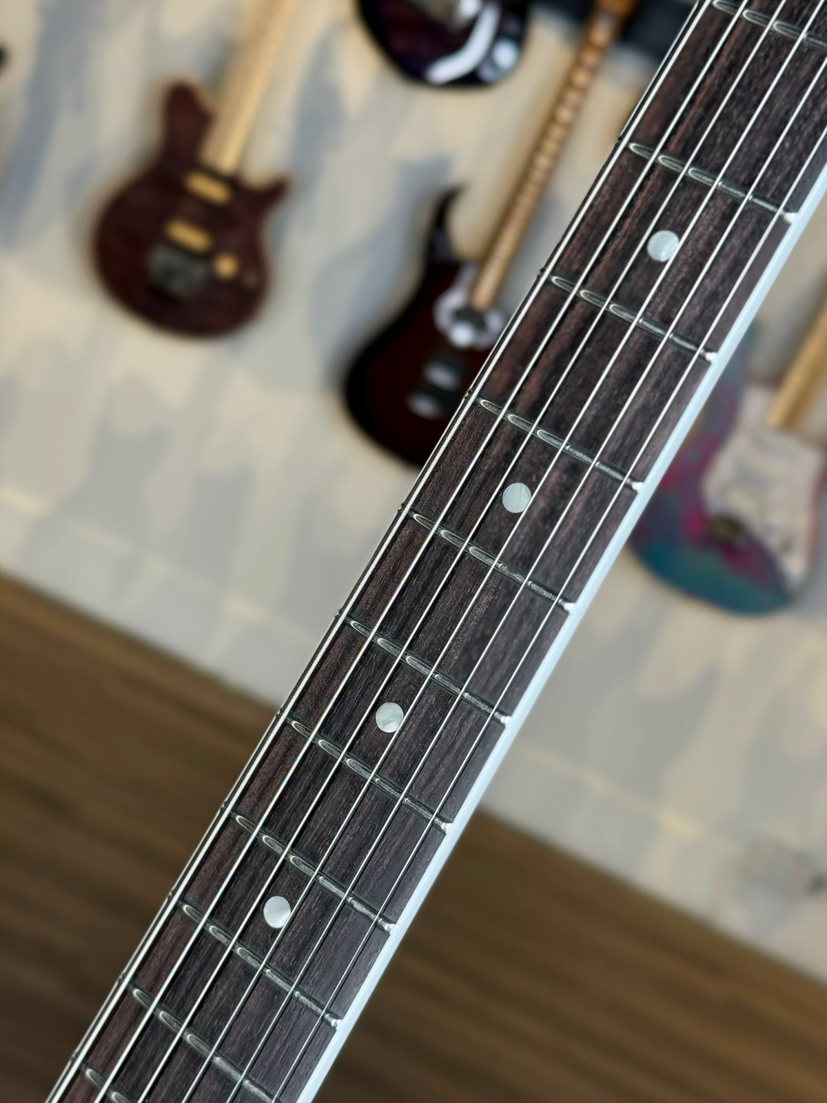 Novo Guitars Solus H2 Custom | Burgundy Mist