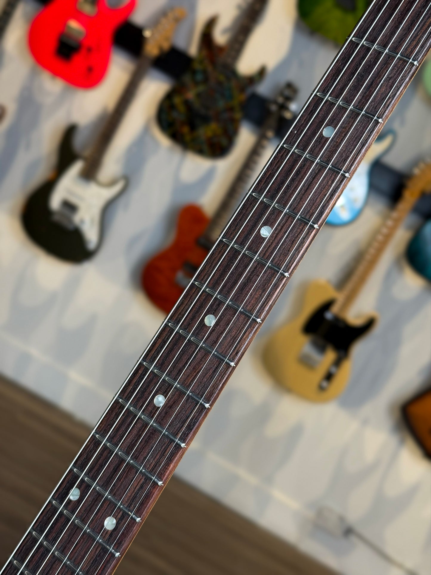 Novo Guitars Serus J NAMM 2026 Dealer Limited Edition | Bull Black over '64 3-Tone Burst