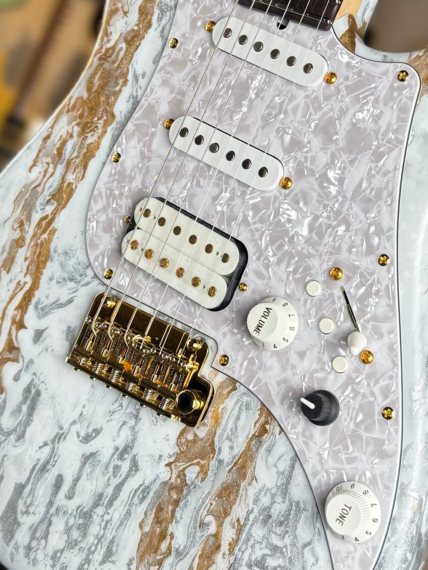 James Tyler Guitars Dann Huff Studio Elite HDX | White Schmear